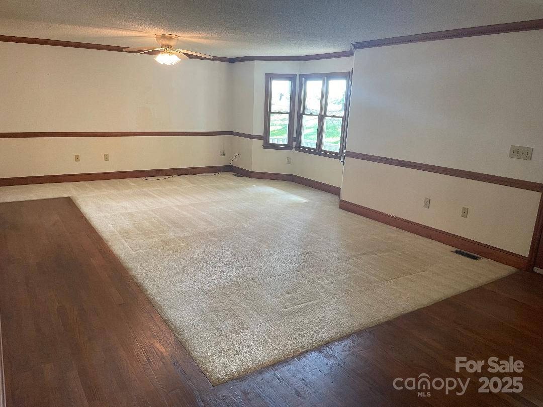 1300 Irish Potato Road Property Photo 9