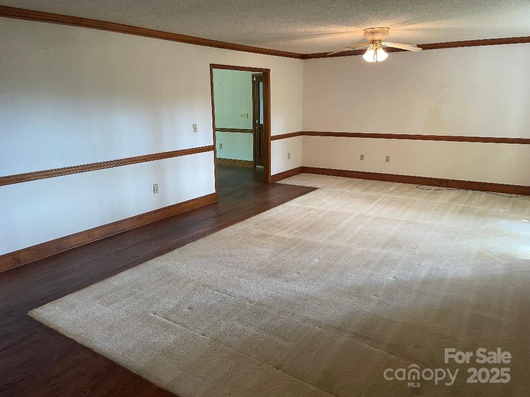 1300 Irish Potato Road Property Photo 10