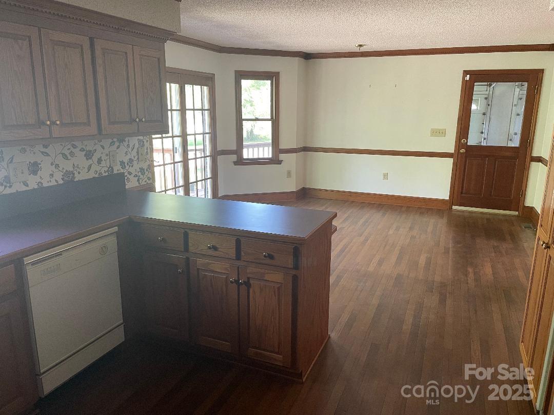 1300 Irish Potato Road Property Photo 15