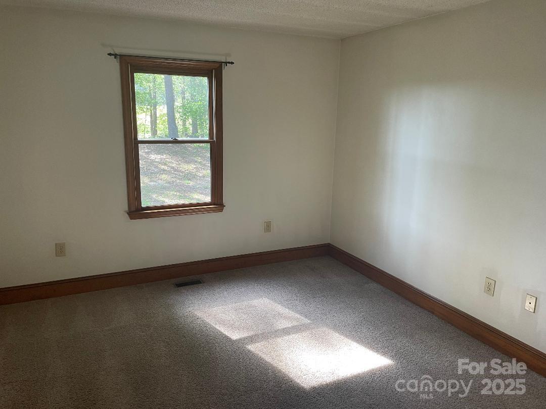 1300 Irish Potato Road Property Photo 17