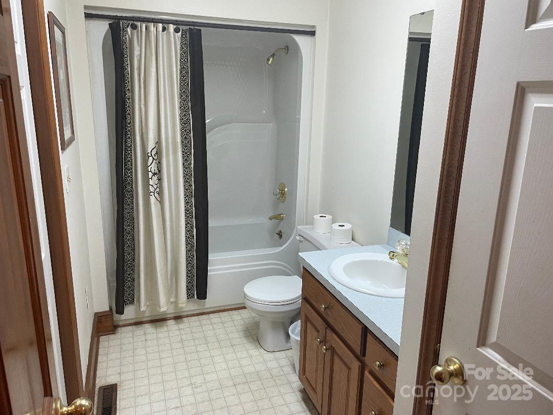 1300 Irish Potato Road Property Photo 19