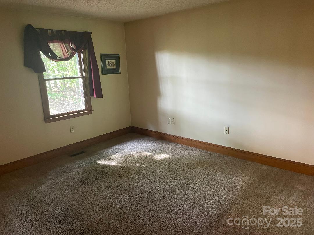 1300 Irish Potato Road Property Photo 23