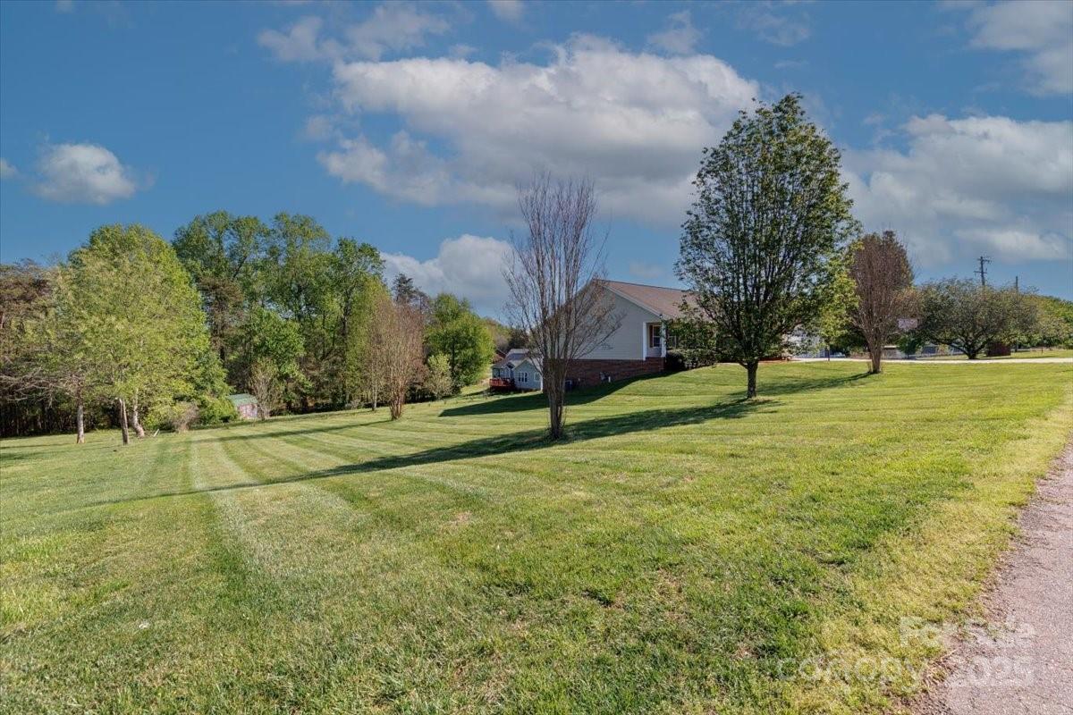 106 Zurich Lane Property Photo 4