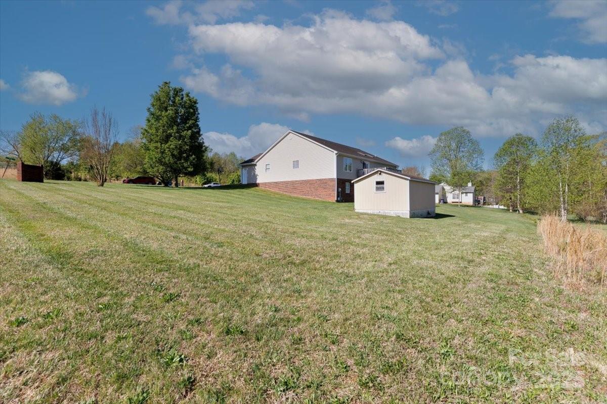 106 Zurich Lane Property Photo 5