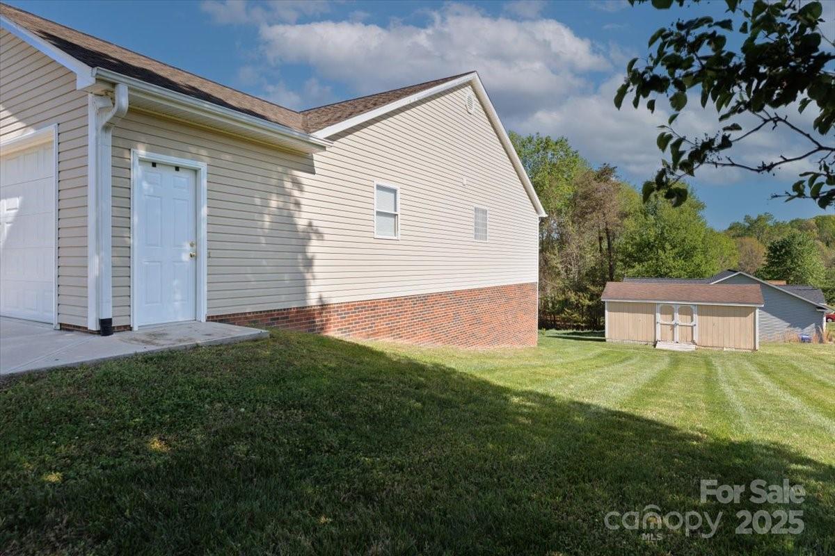 106 Zurich Lane Property Photo 8