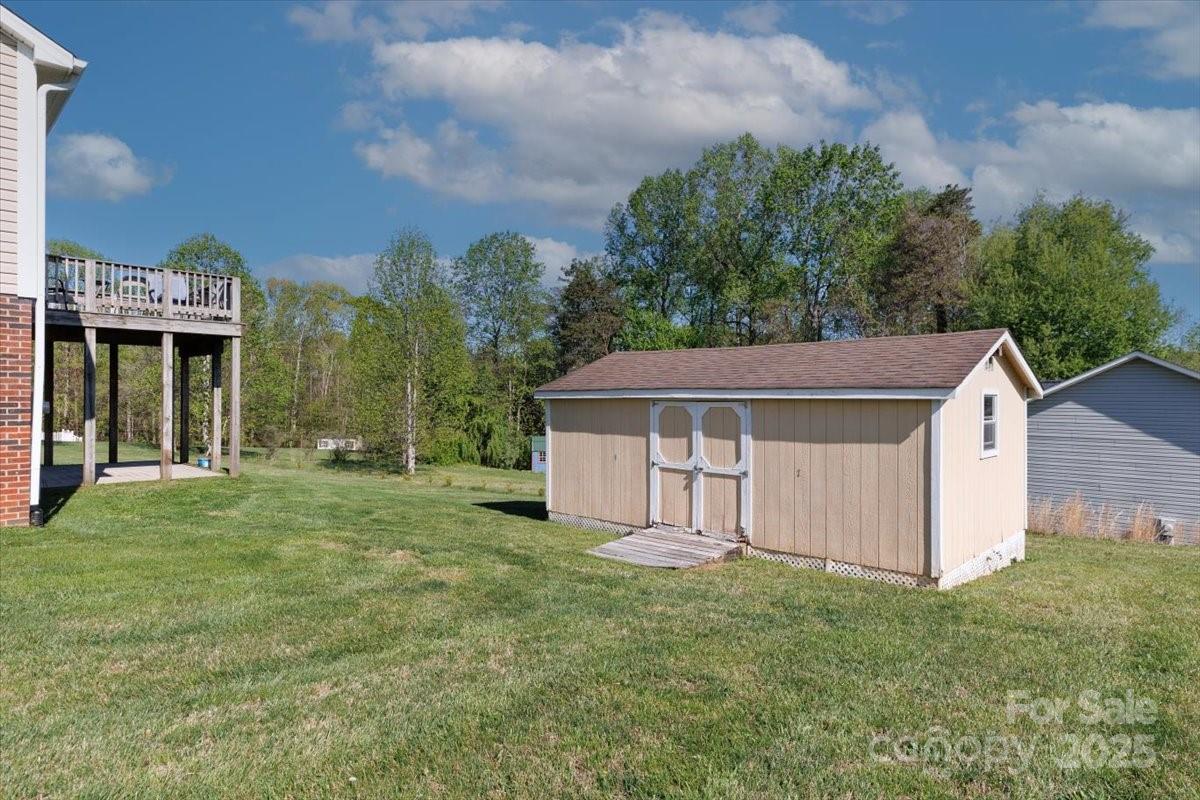 106 Zurich Lane Property Photo 9