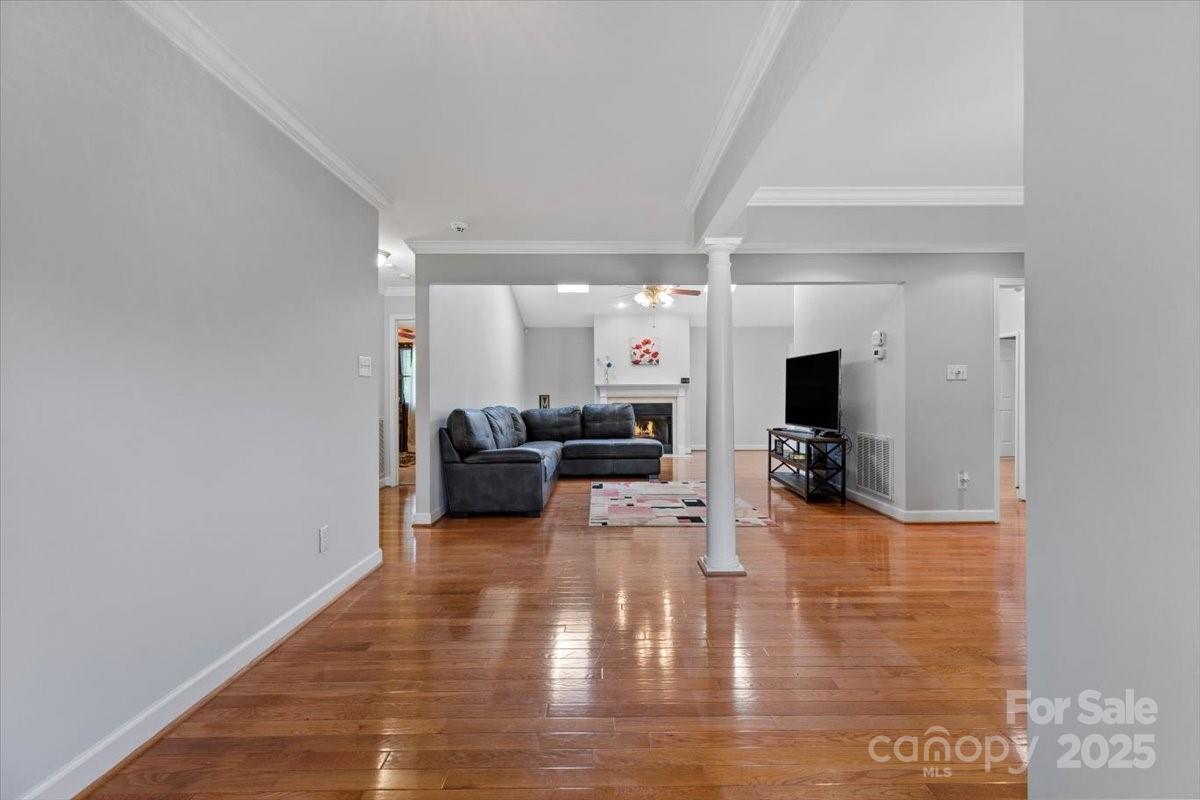 106 Zurich Lane Property Photo 11