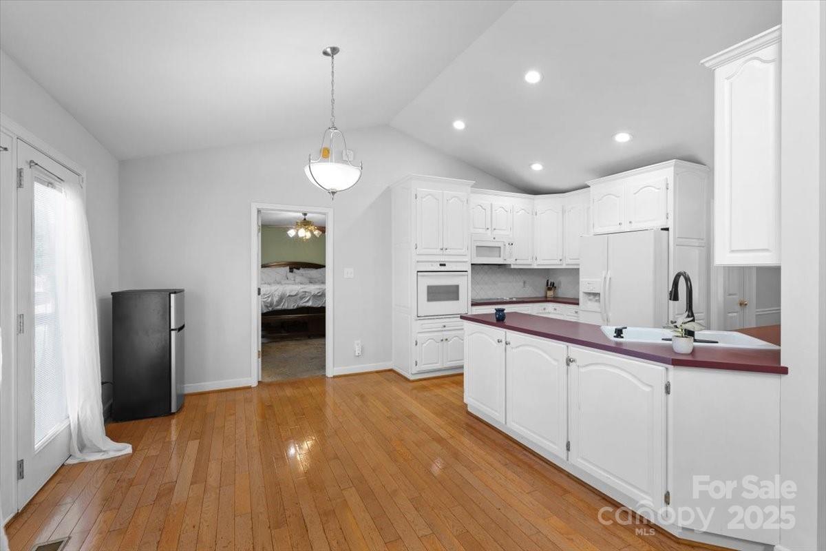 106 Zurich Lane Property Photo 25