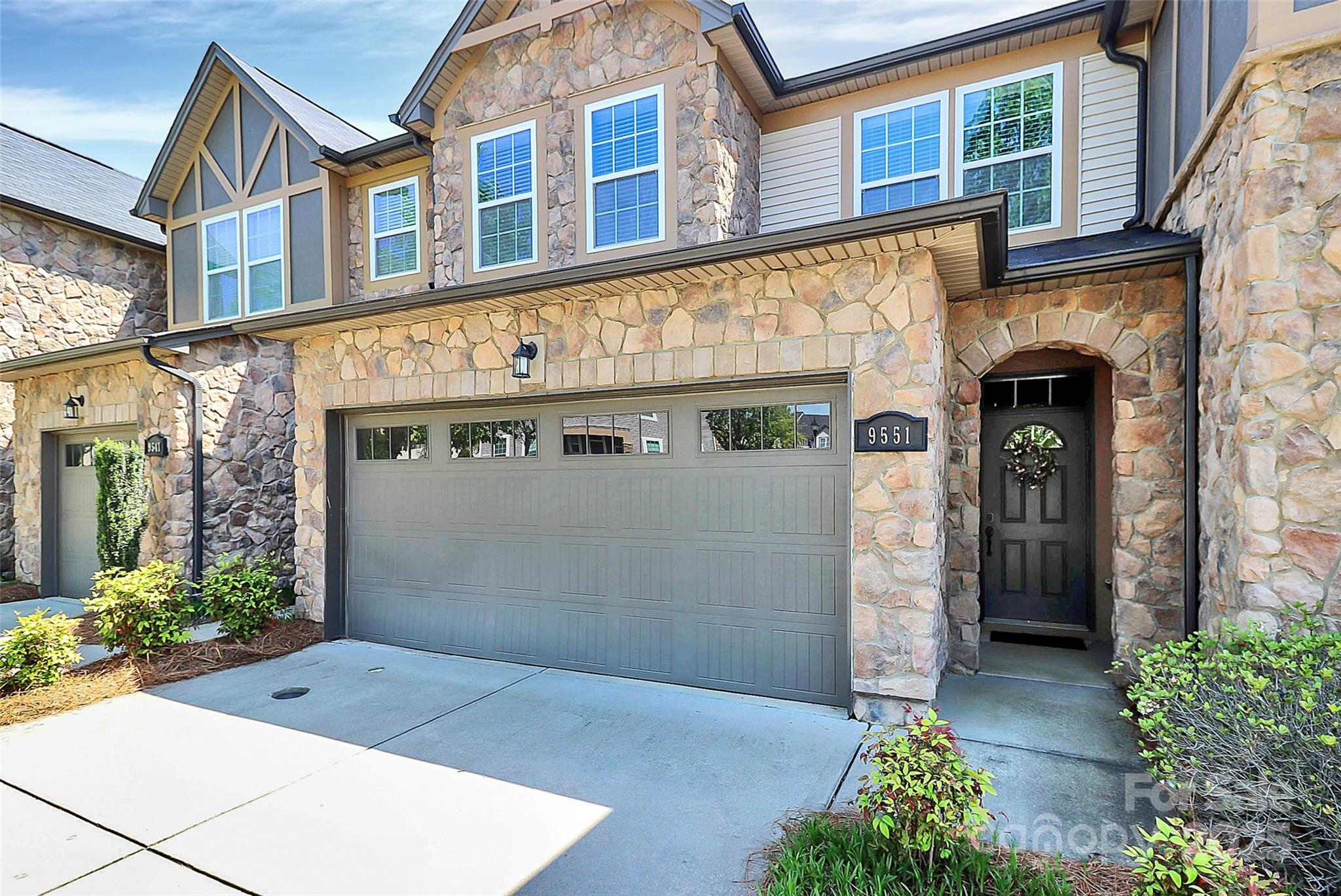 9551 Glenburn Lane Property Photo