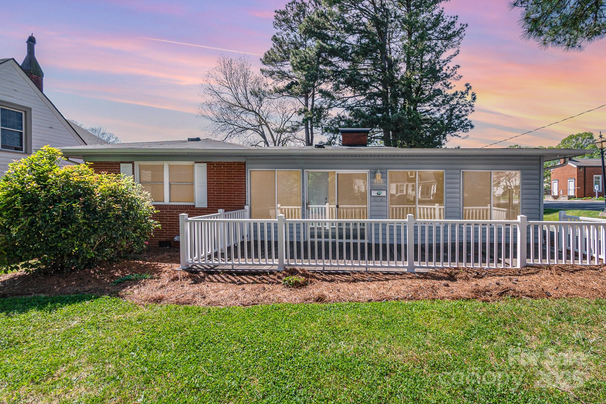 408 S Main Street Property Photo