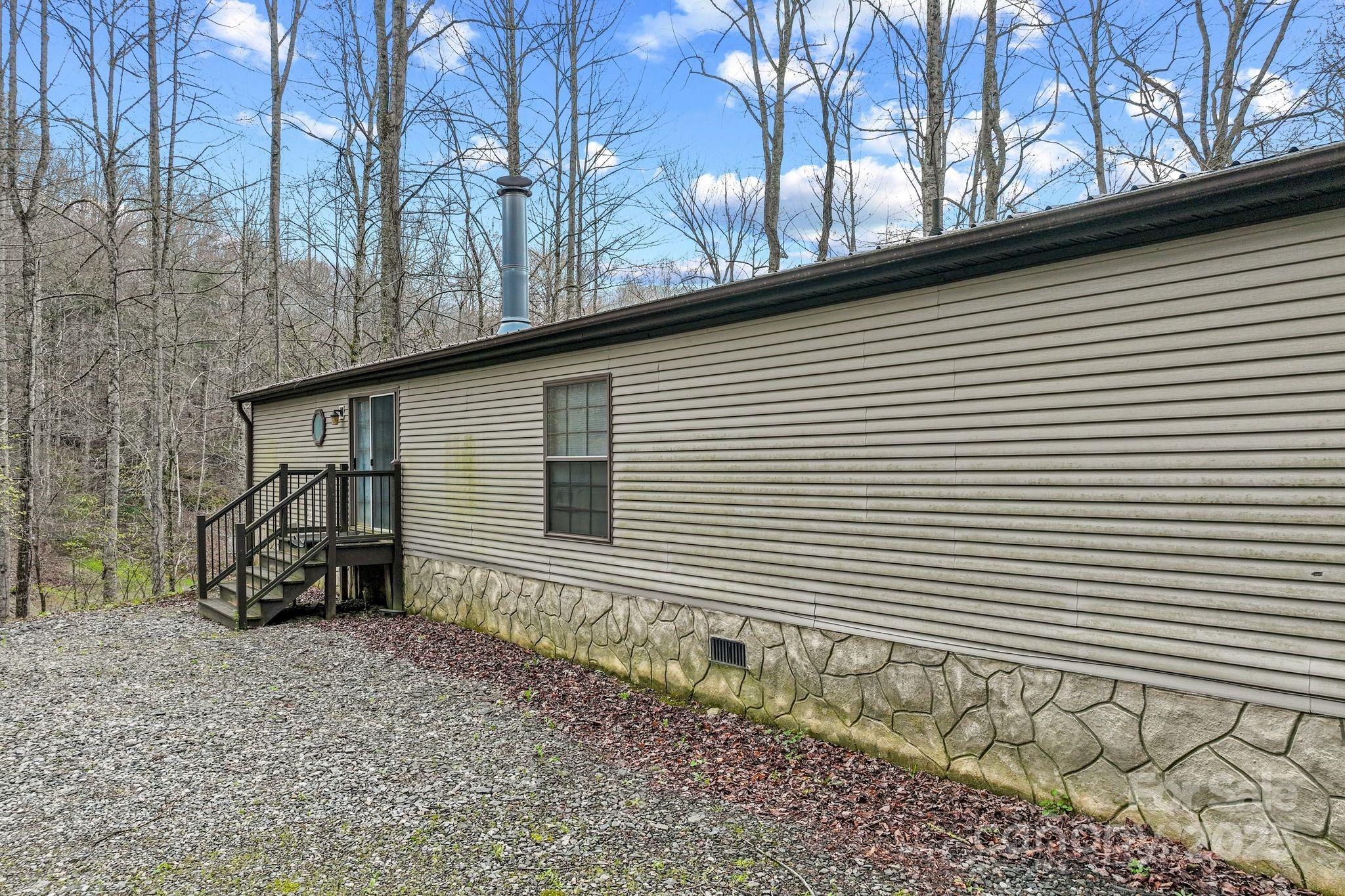 8020 Meadow Fork Road Property Photo 6