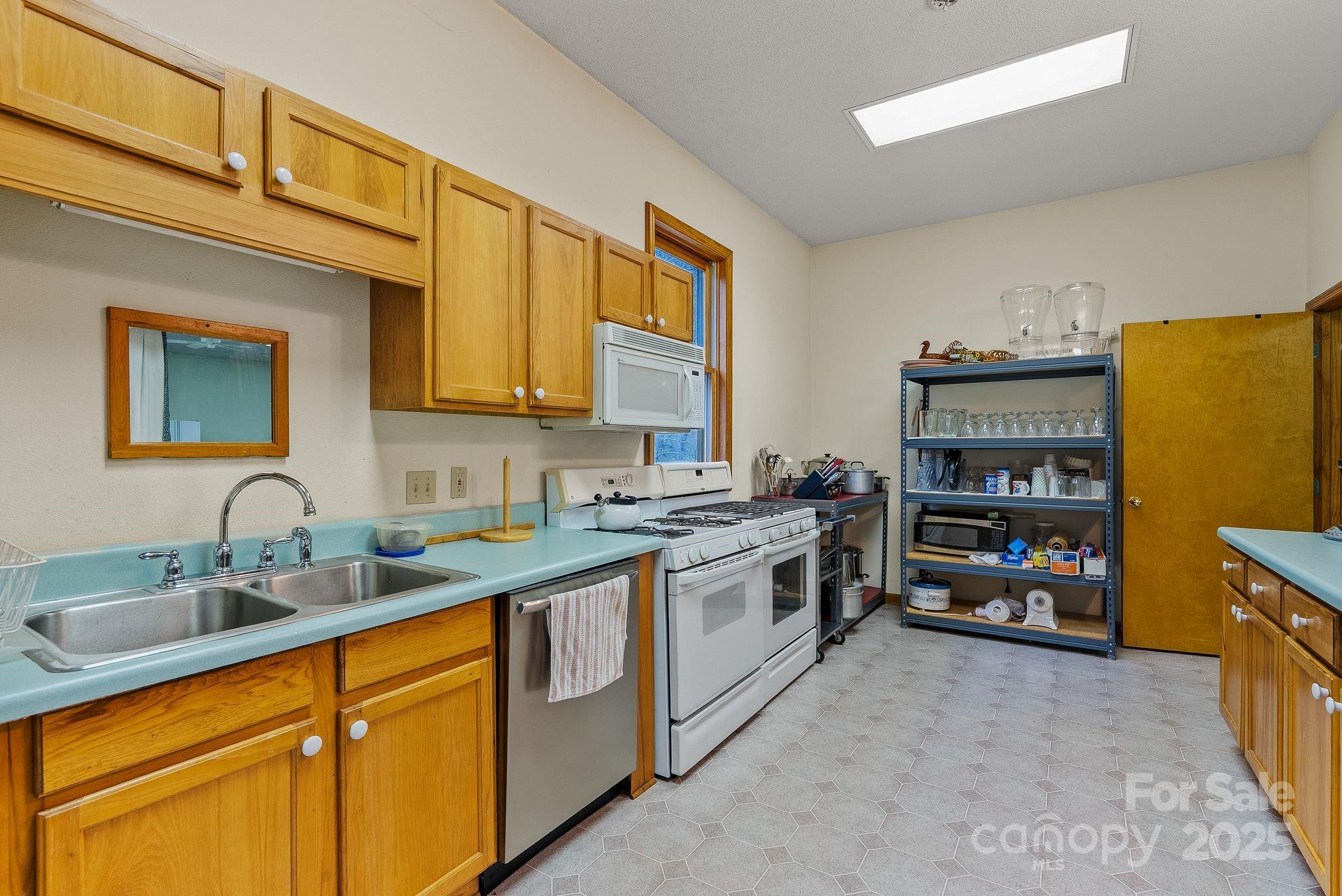 8020 Meadow Fork Road Property Photo 32
