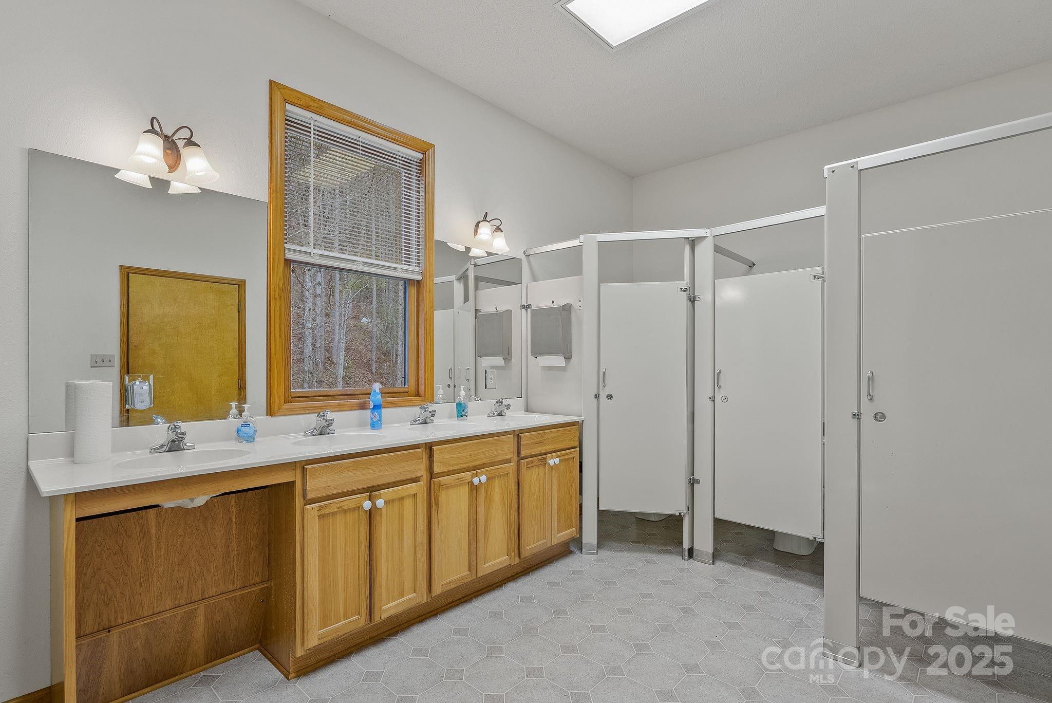 8020 Meadow Fork Road Property Photo 36