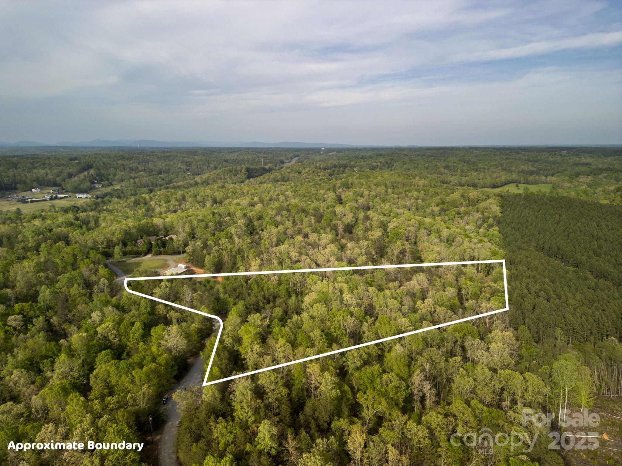 00 Sasafras Ridge Property Photo 2