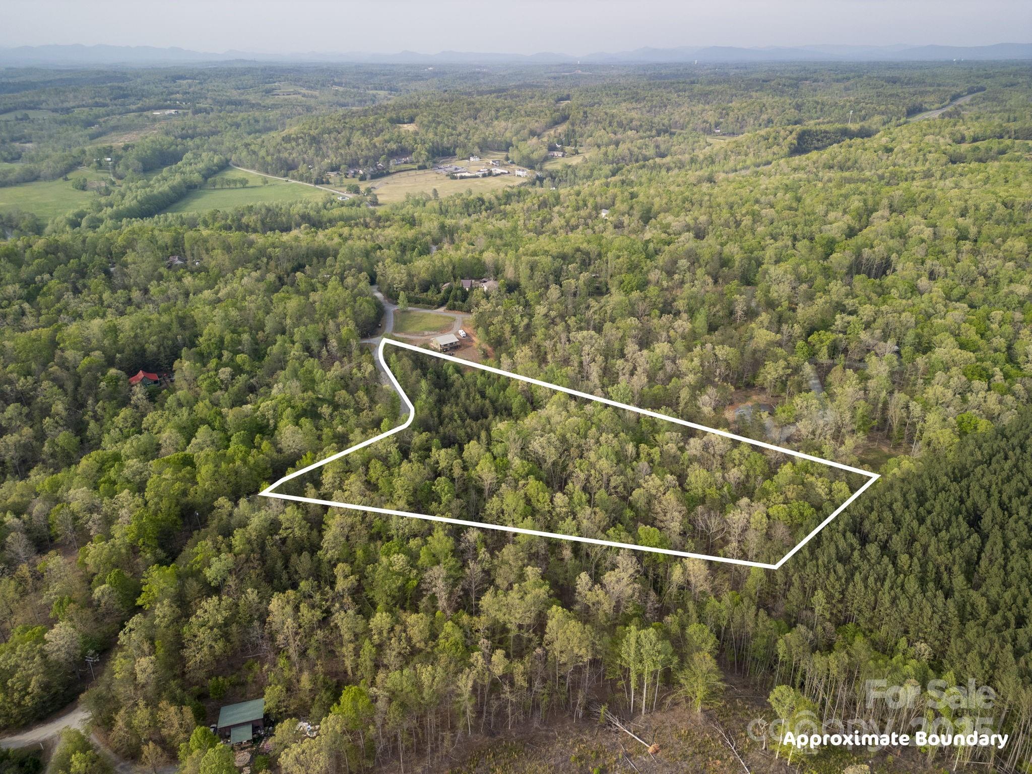 00 Sasafras Ridge Property Photo 3