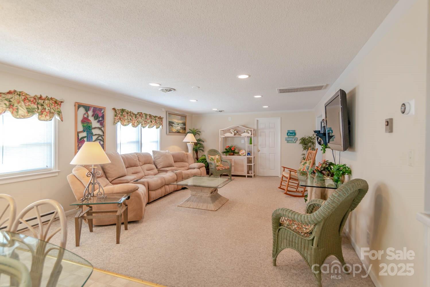 9013 Hunter Street H Property Photo 10