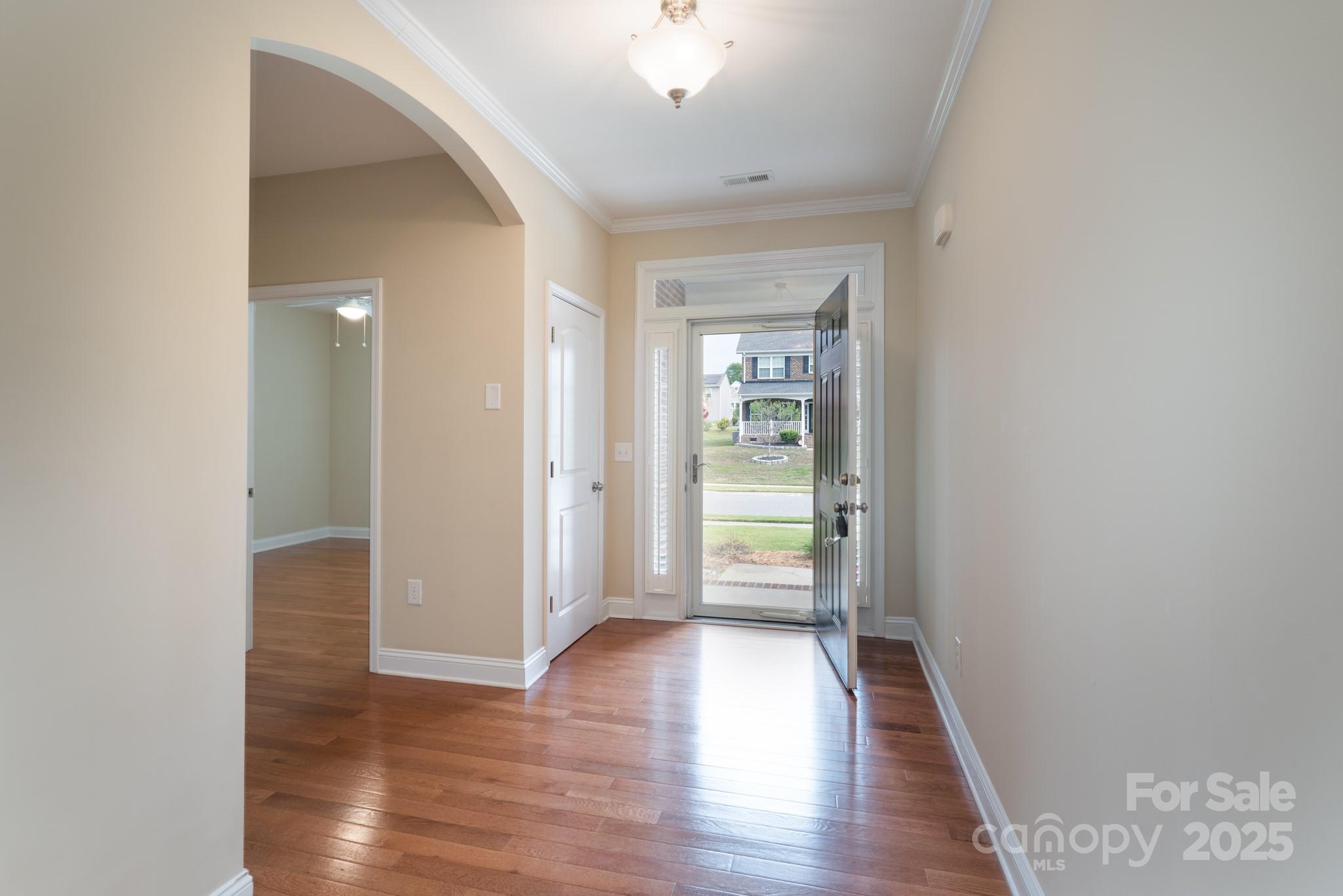 5135 Norway Lane Property Photo 4