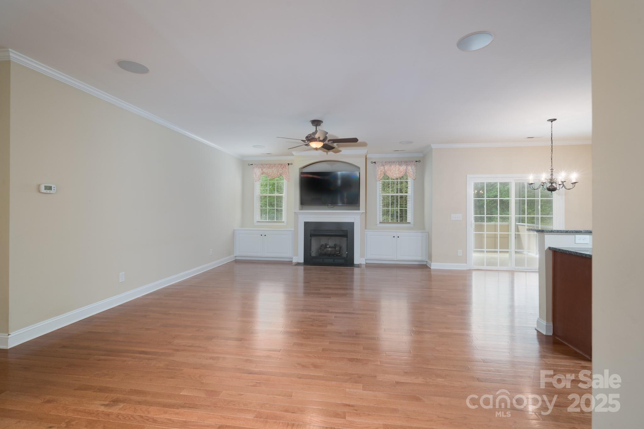 5135 Norway Lane Property Photo 5