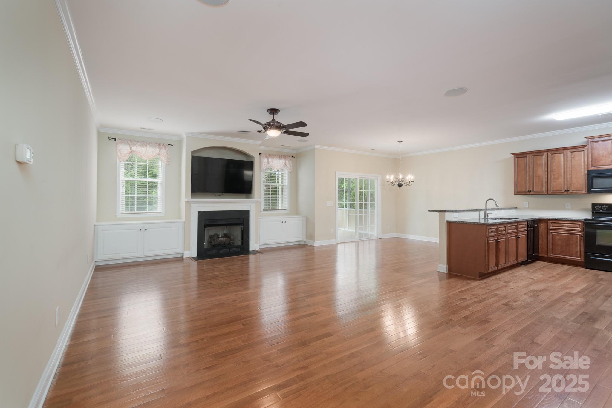 5135 Norway Lane Property Photo 6