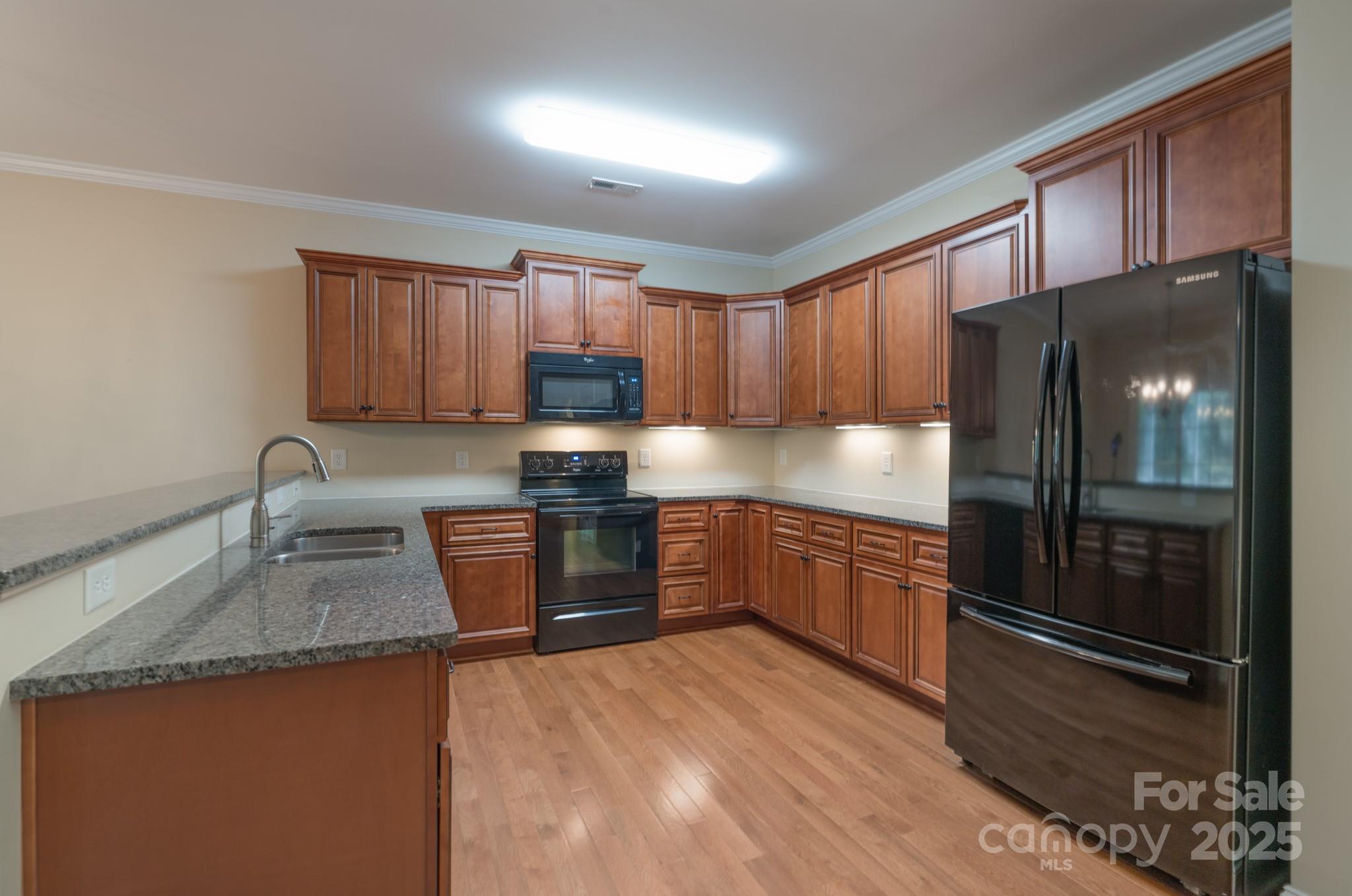 5135 Norway Lane Property Photo 9