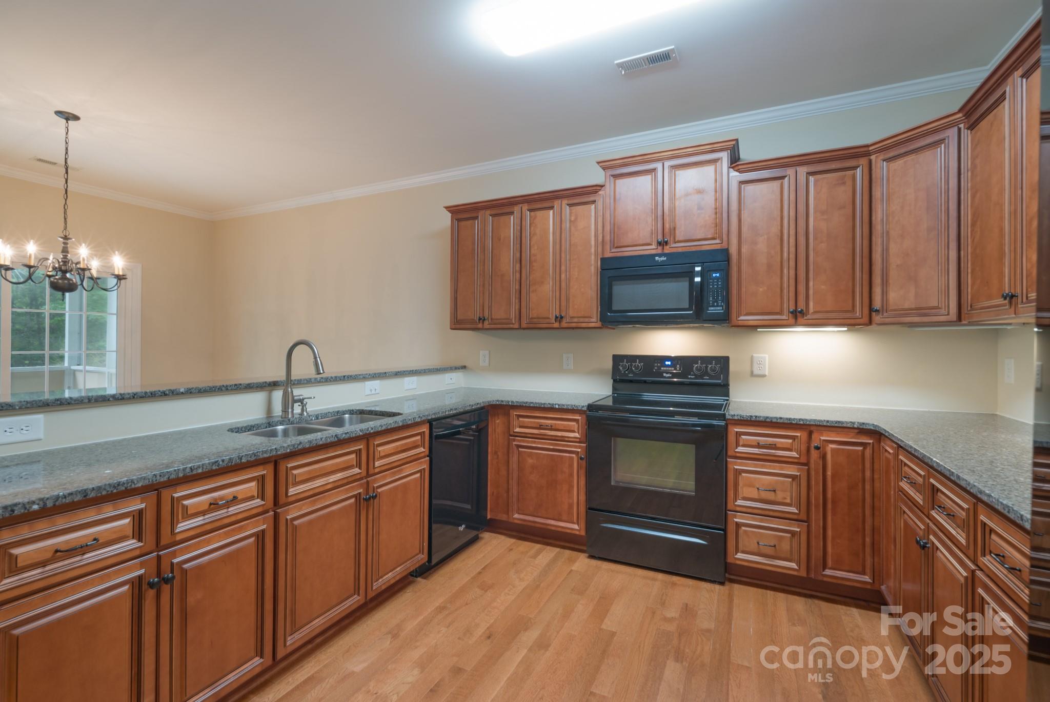 5135 Norway Lane Property Photo 10