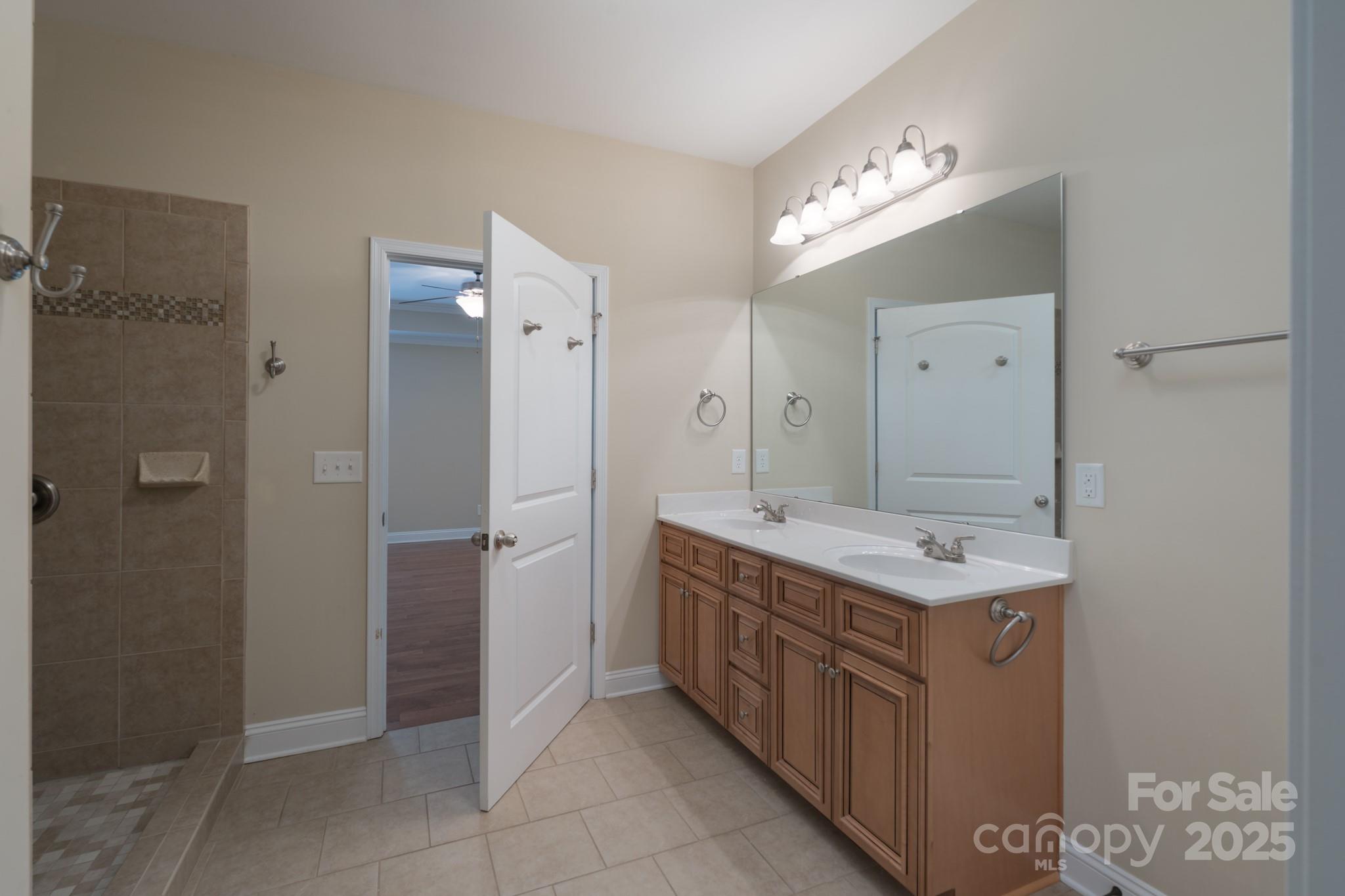 5135 Norway Lane Property Photo 14