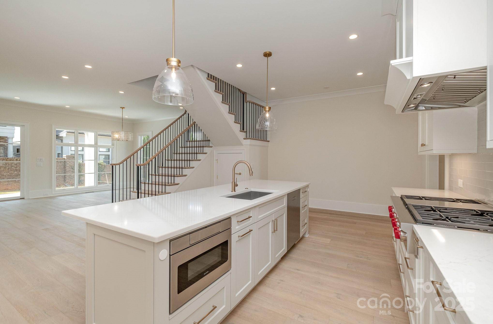 2924 Sharon View Road B Property Photo 4