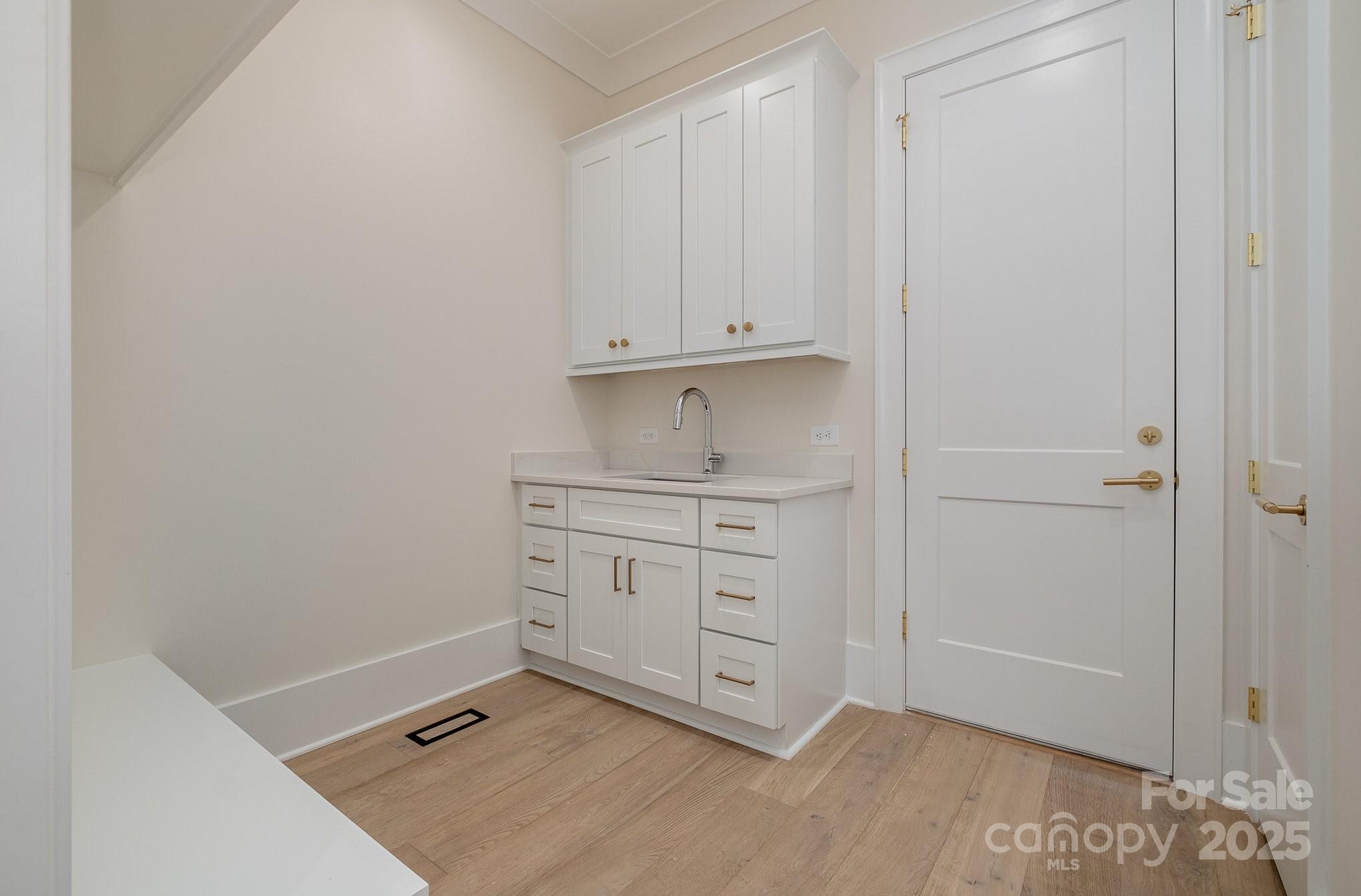 2924 Sharon View Road B Property Photo 10