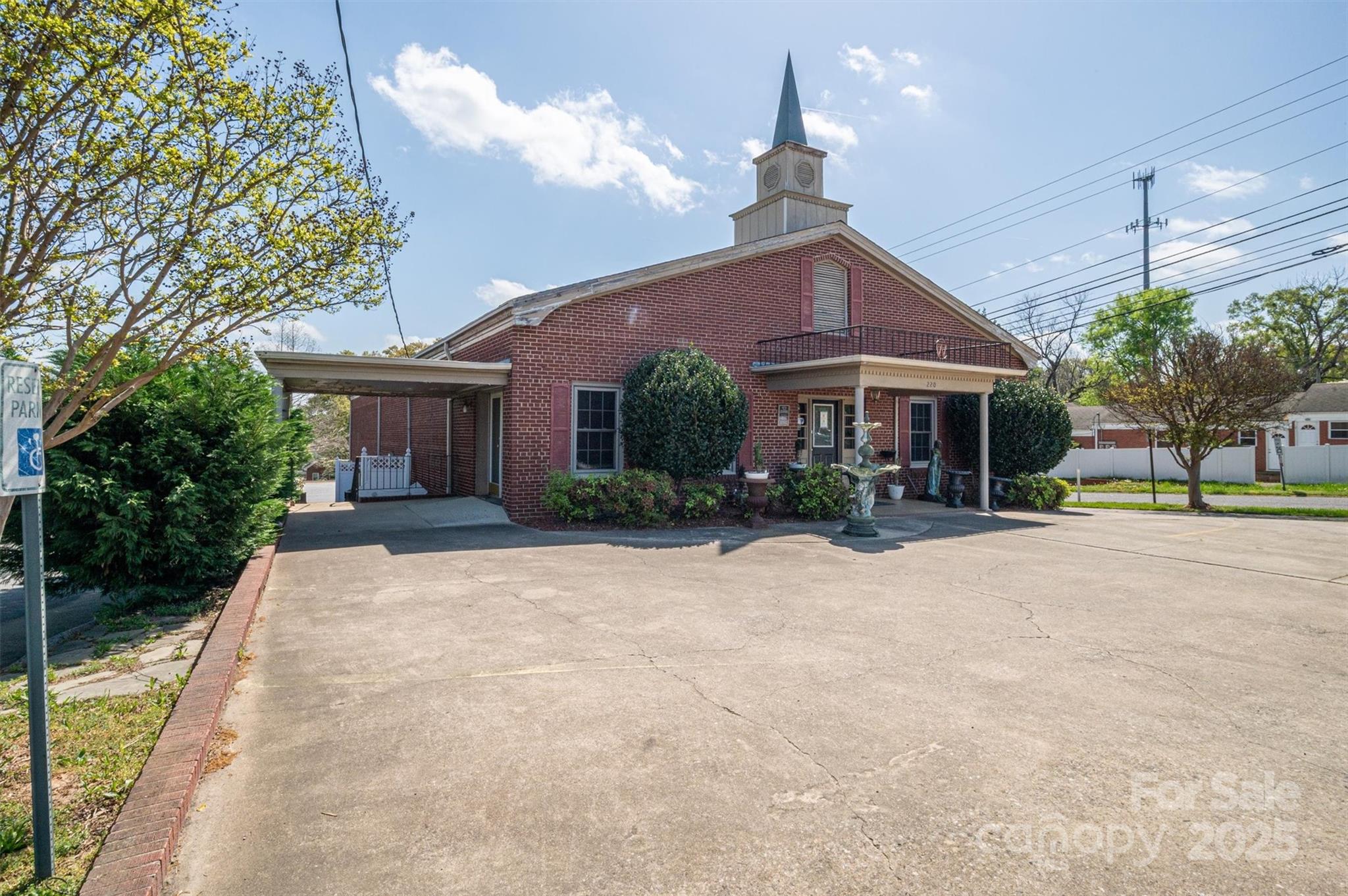220 S Broad Street Property Photo 1