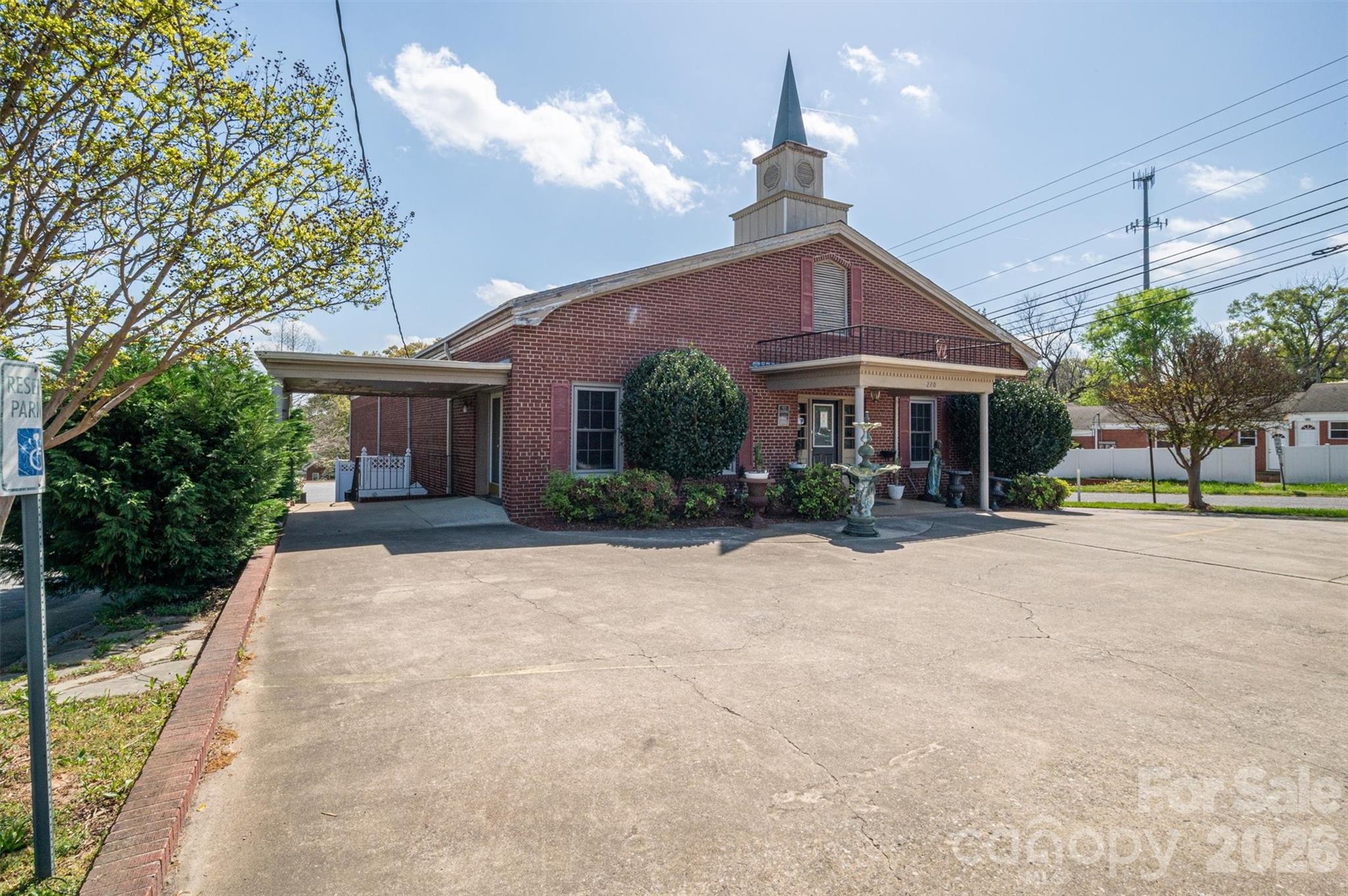 220 S Broad Street Property Photo 1