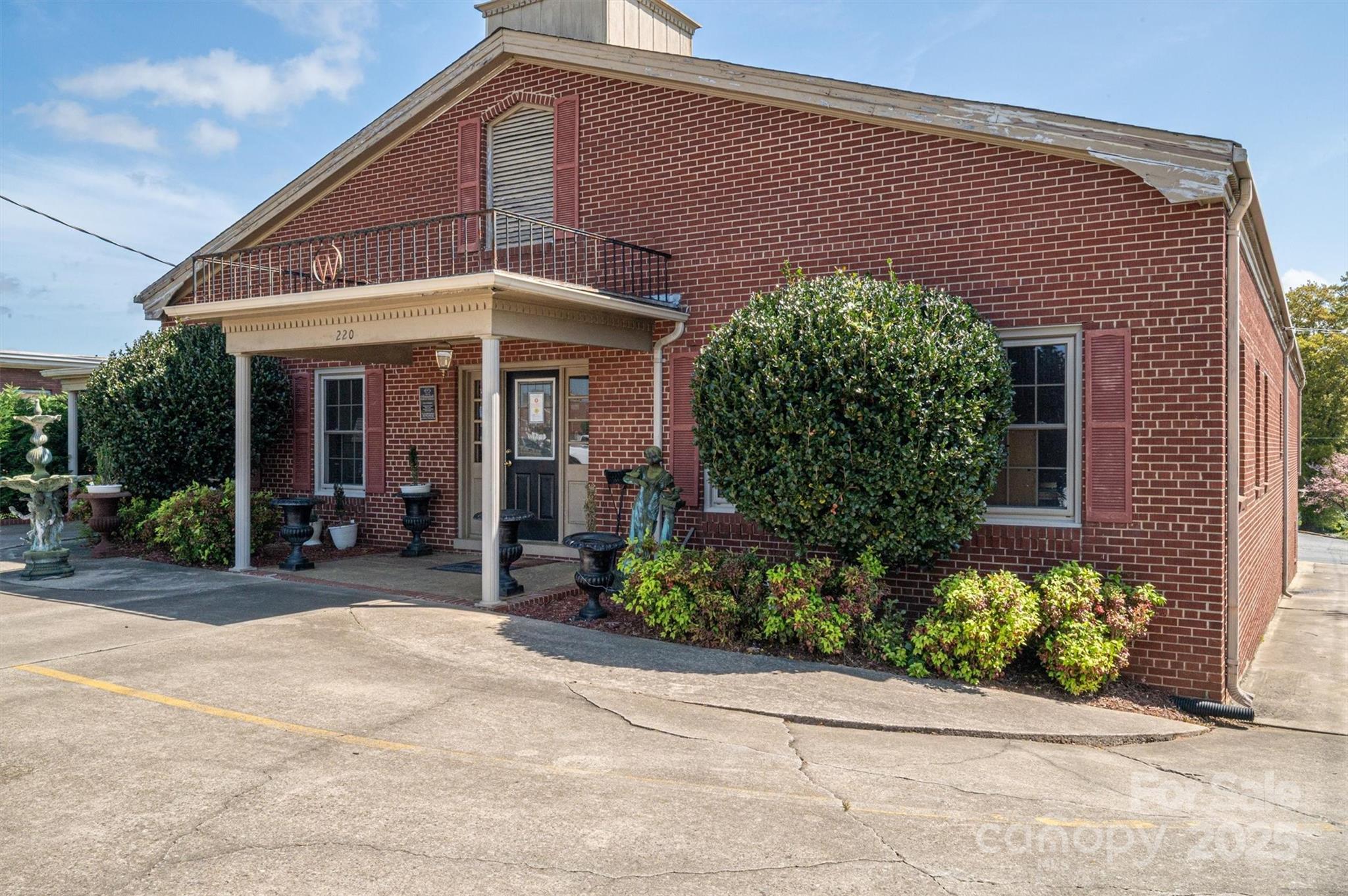 220 S Broad Street Property Photo 7