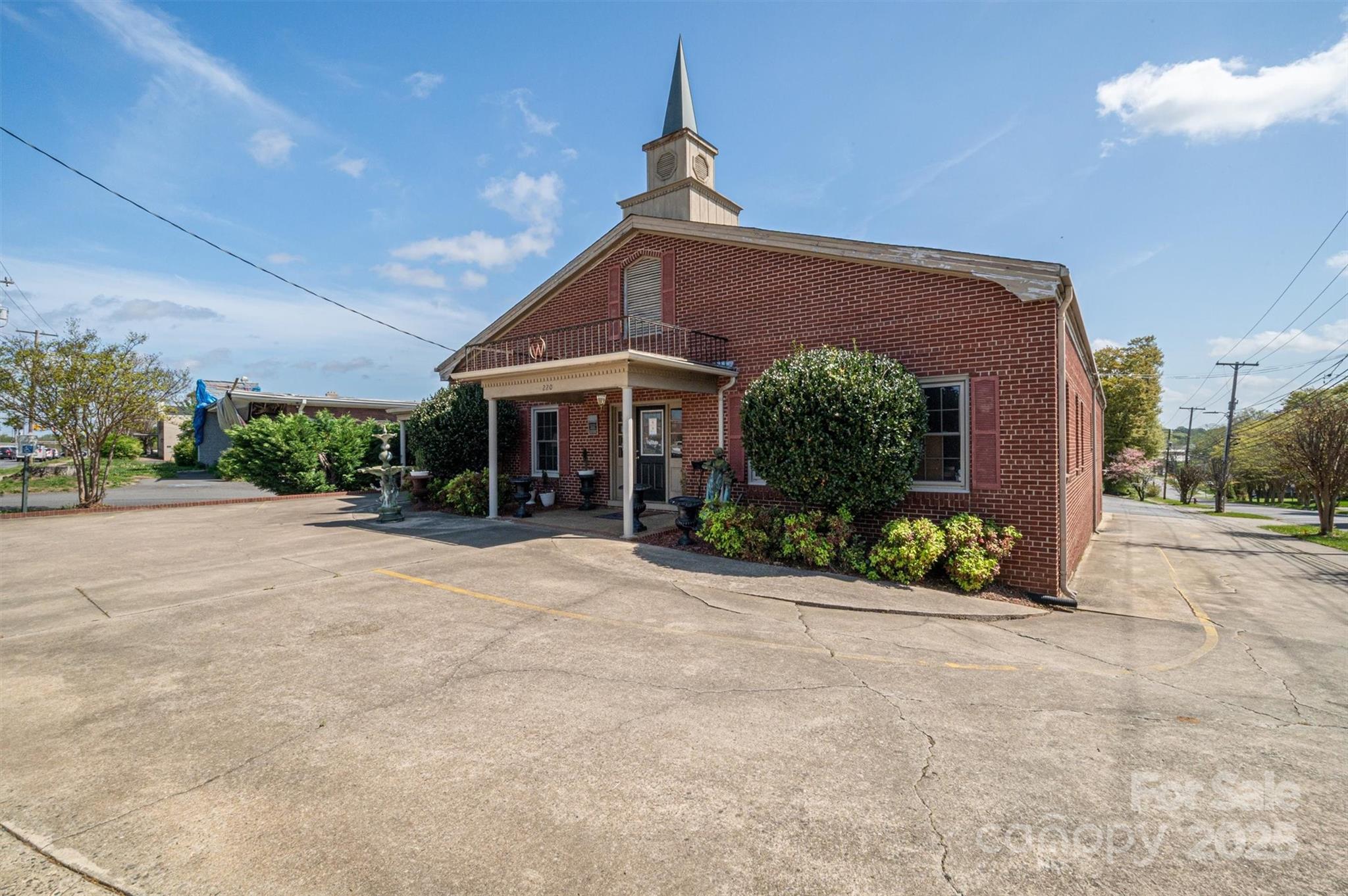 220 S Broad Street Property Photo 9