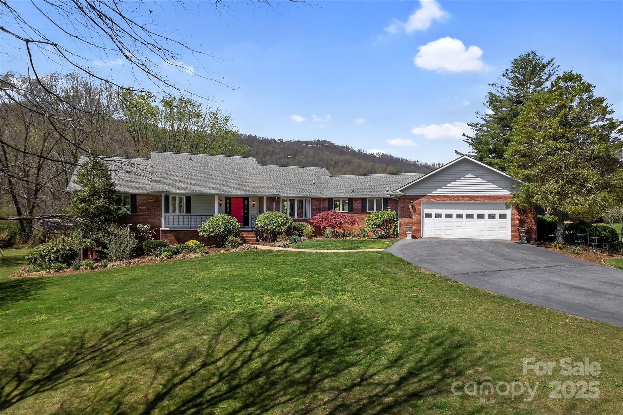 4 Willow View Drive Property Photo