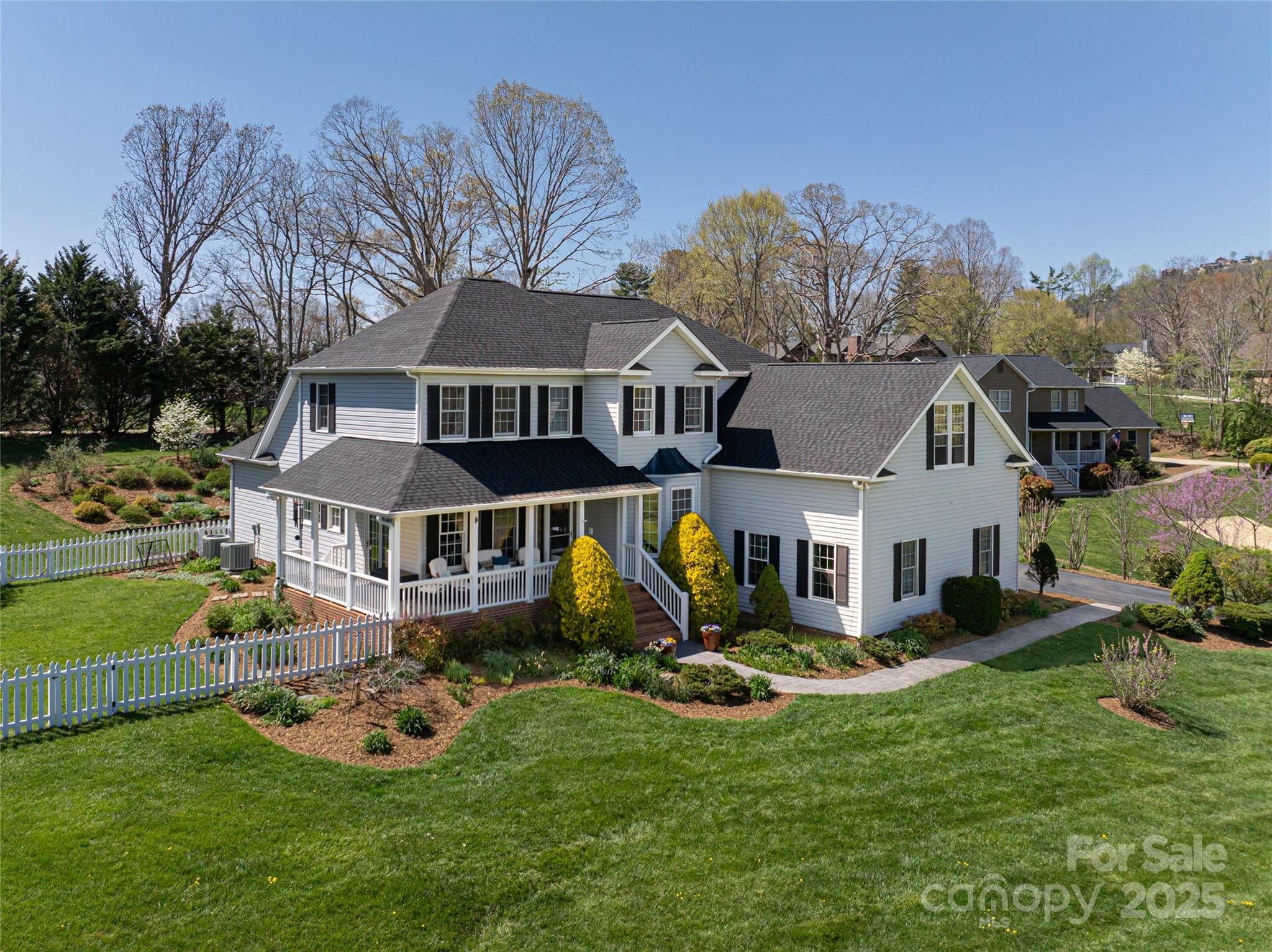 9 Meadow Glen Drive Property Photo 2