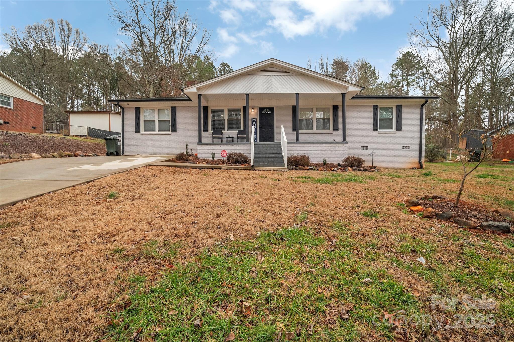 140 Wandering Lane Property Photo