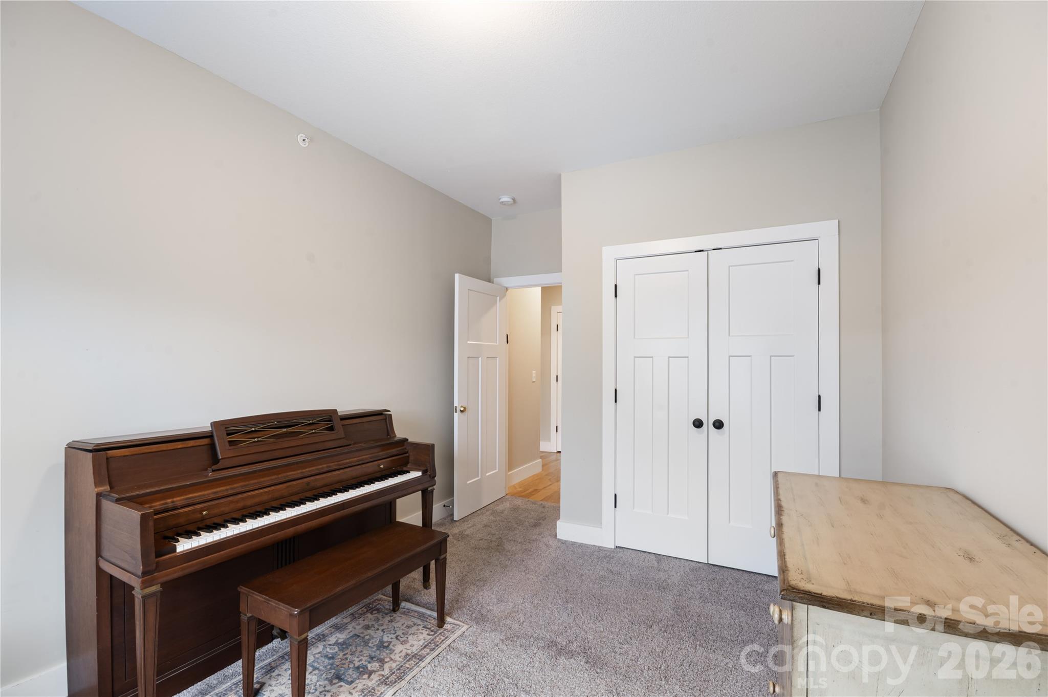 124 Foxden Drive 303 Property Photo 6