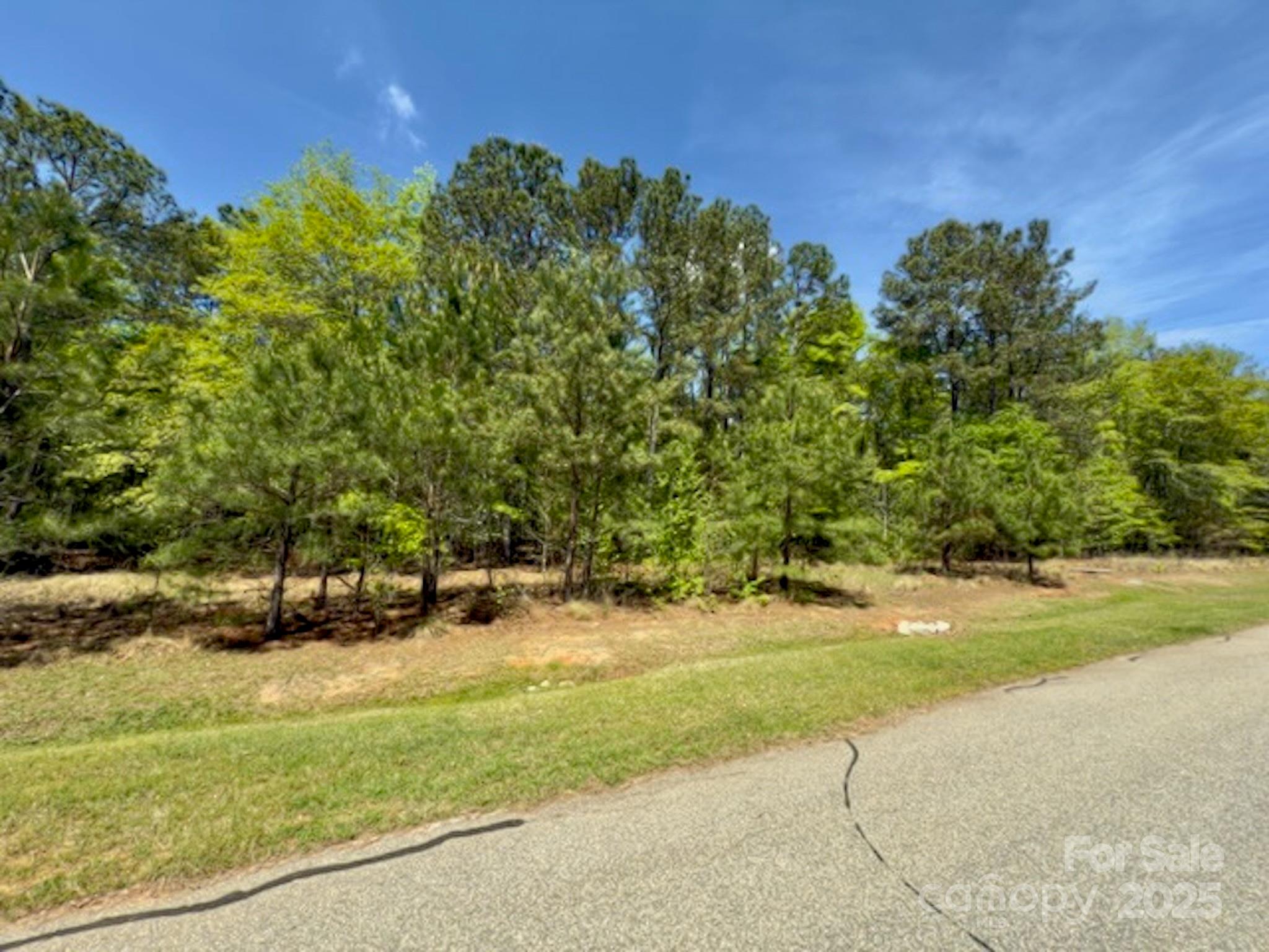 107 N State Lane Property Photo 3