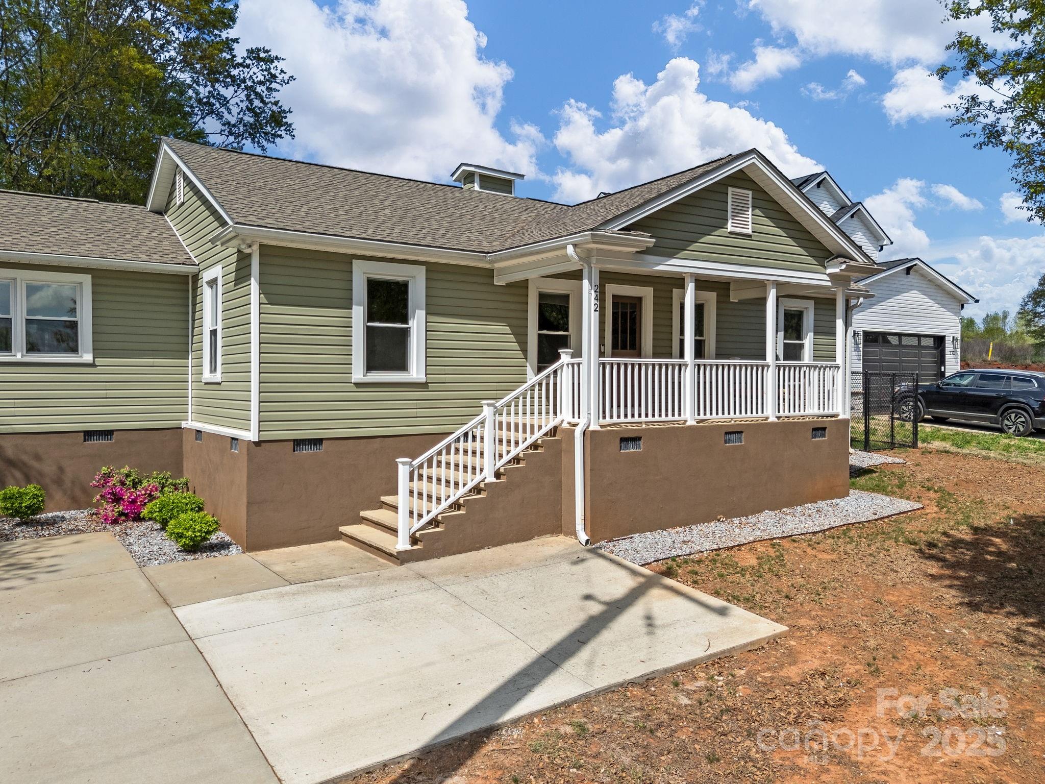 242 W Clark Road Property Photo