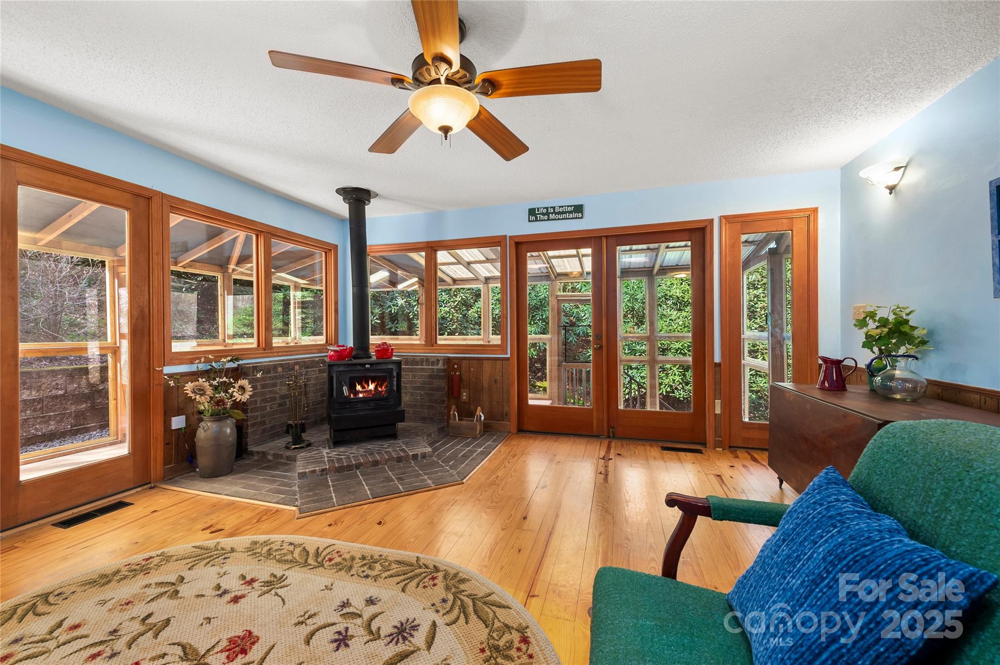 70 Fox Run Property Photo 5