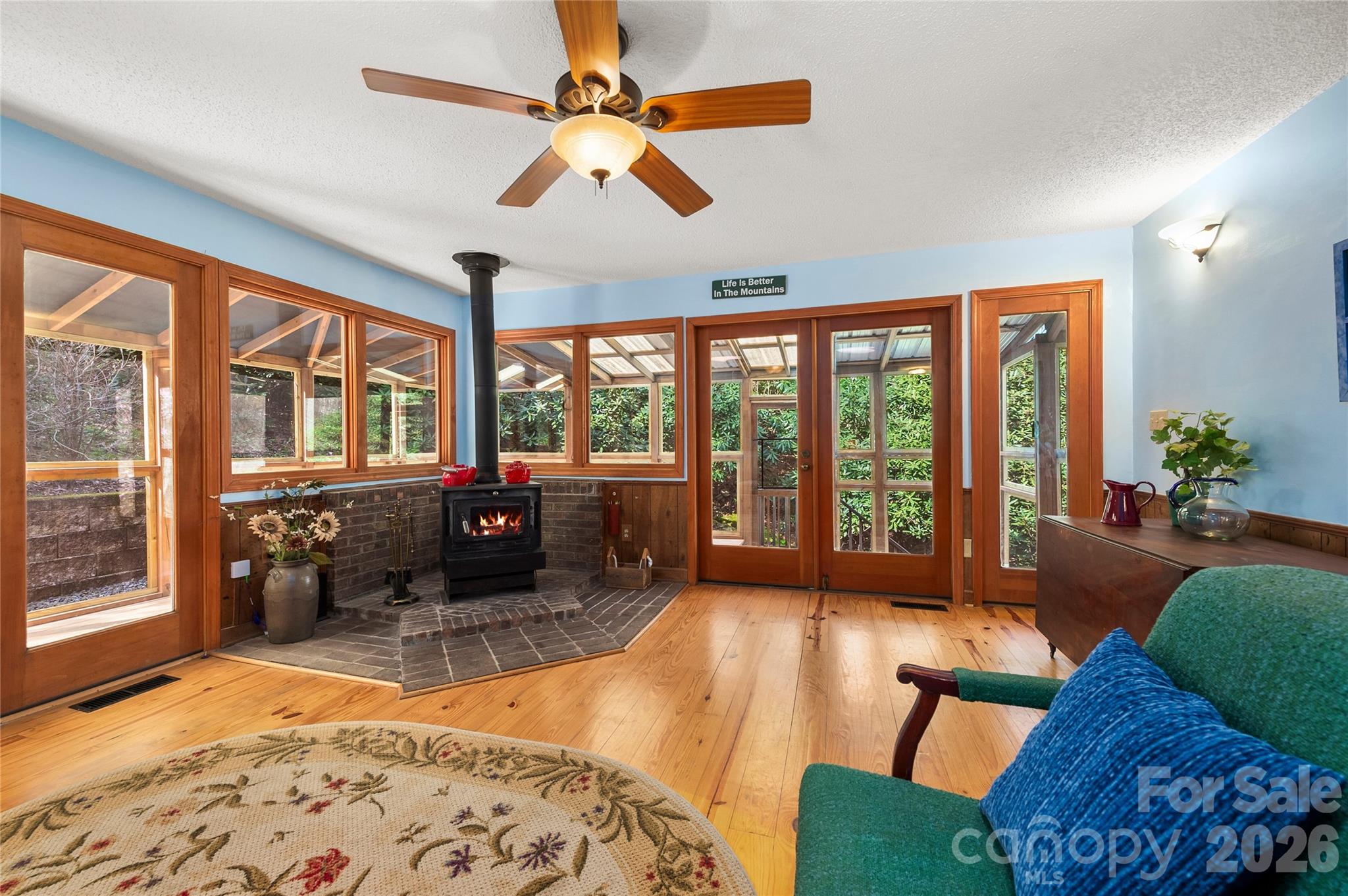 70 Fox Run Property Photo 5