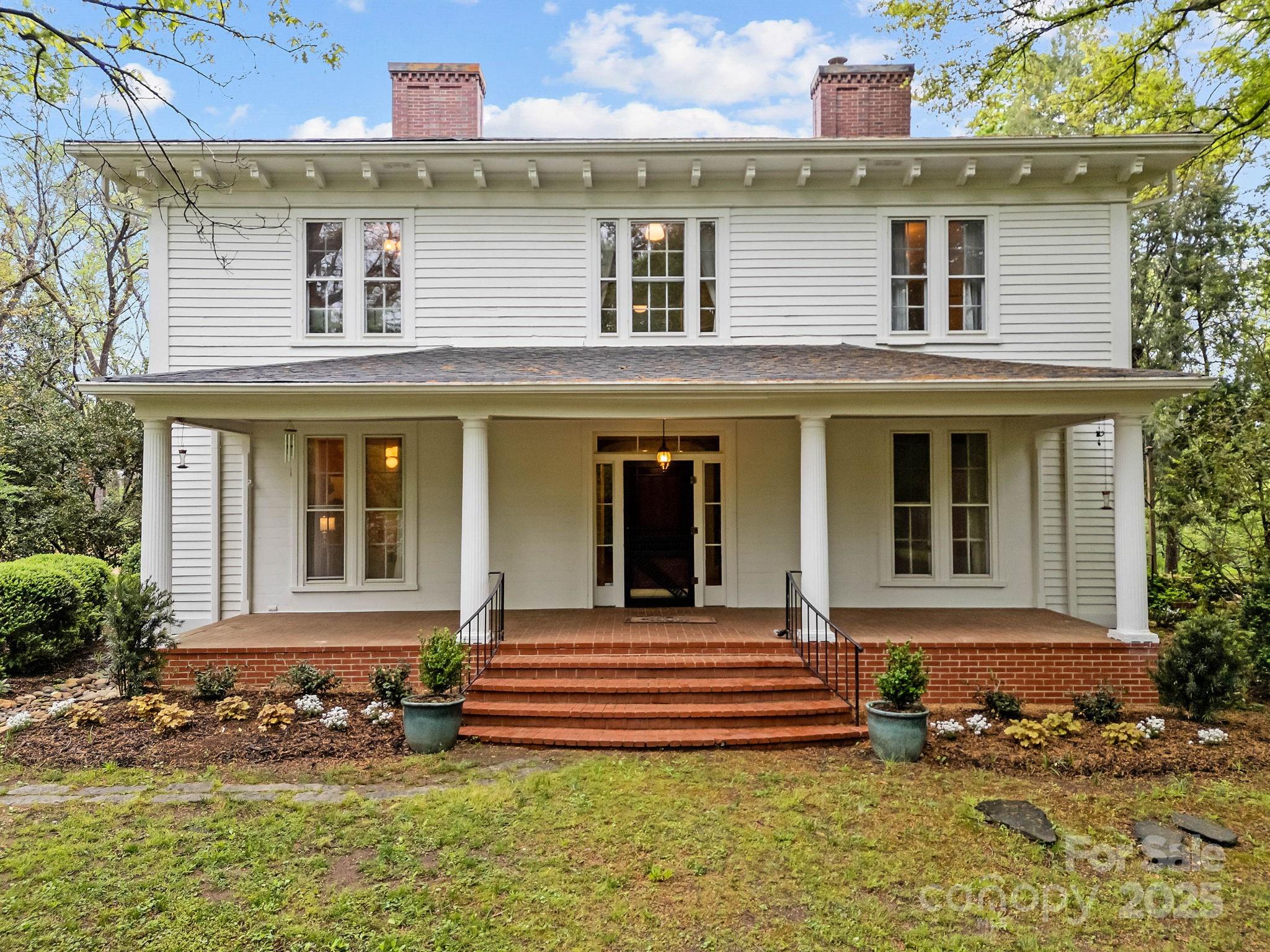 740 Woodlawn Avenue Property Photo