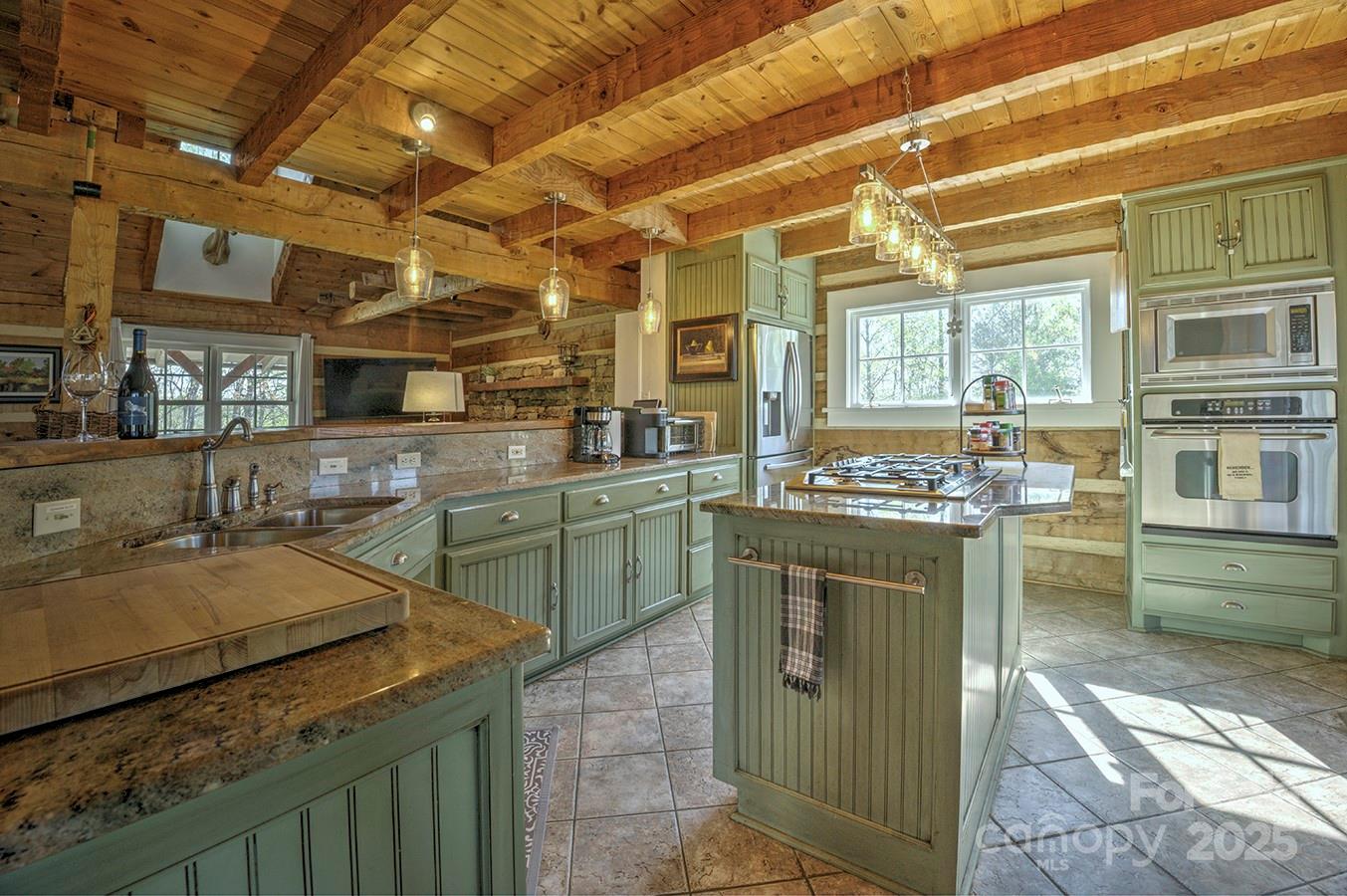 723 N Highland Road Property Photo 5