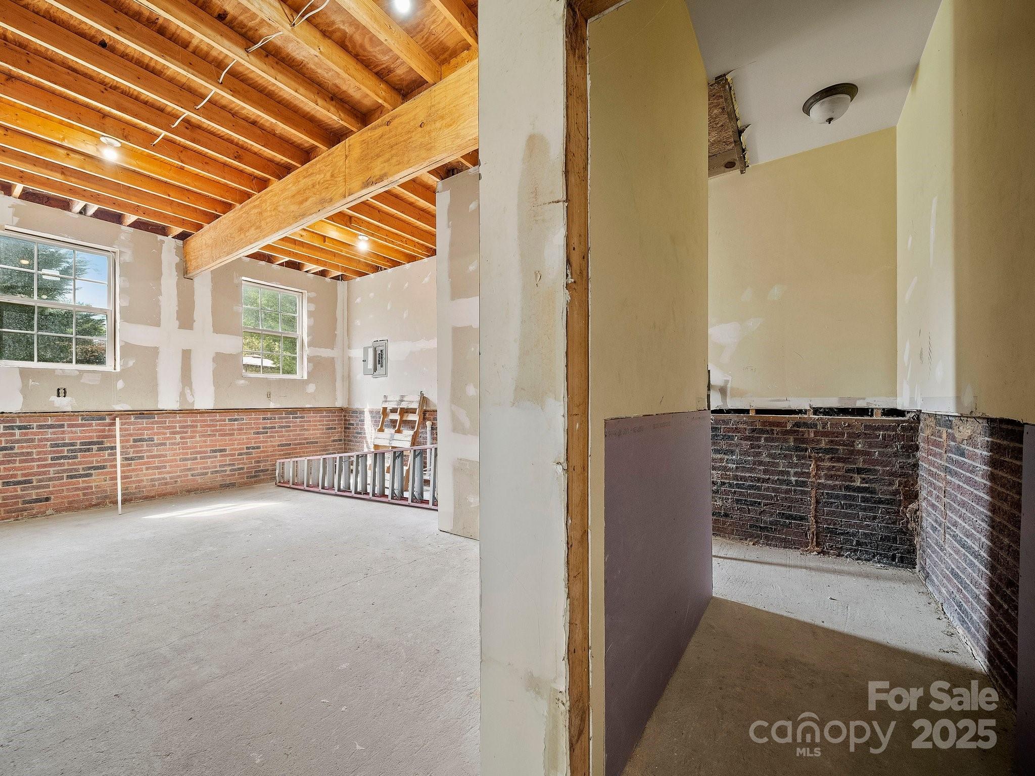 308 E Miller Street 1 Property Photo 42
