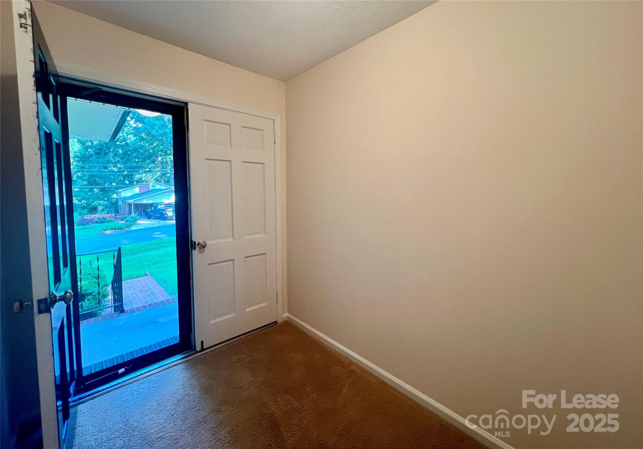 294 Spicewood Circle Property Photo 4