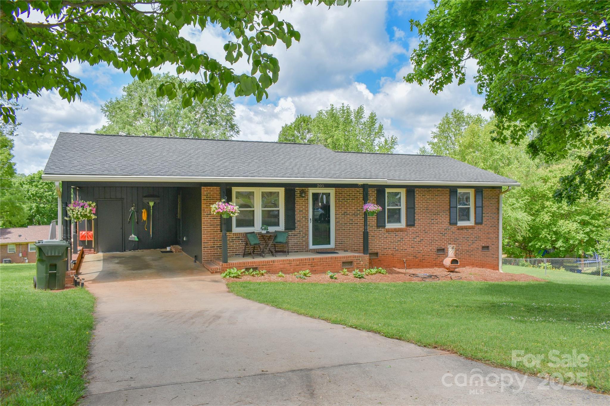 205 Cooke Circle Property Photo