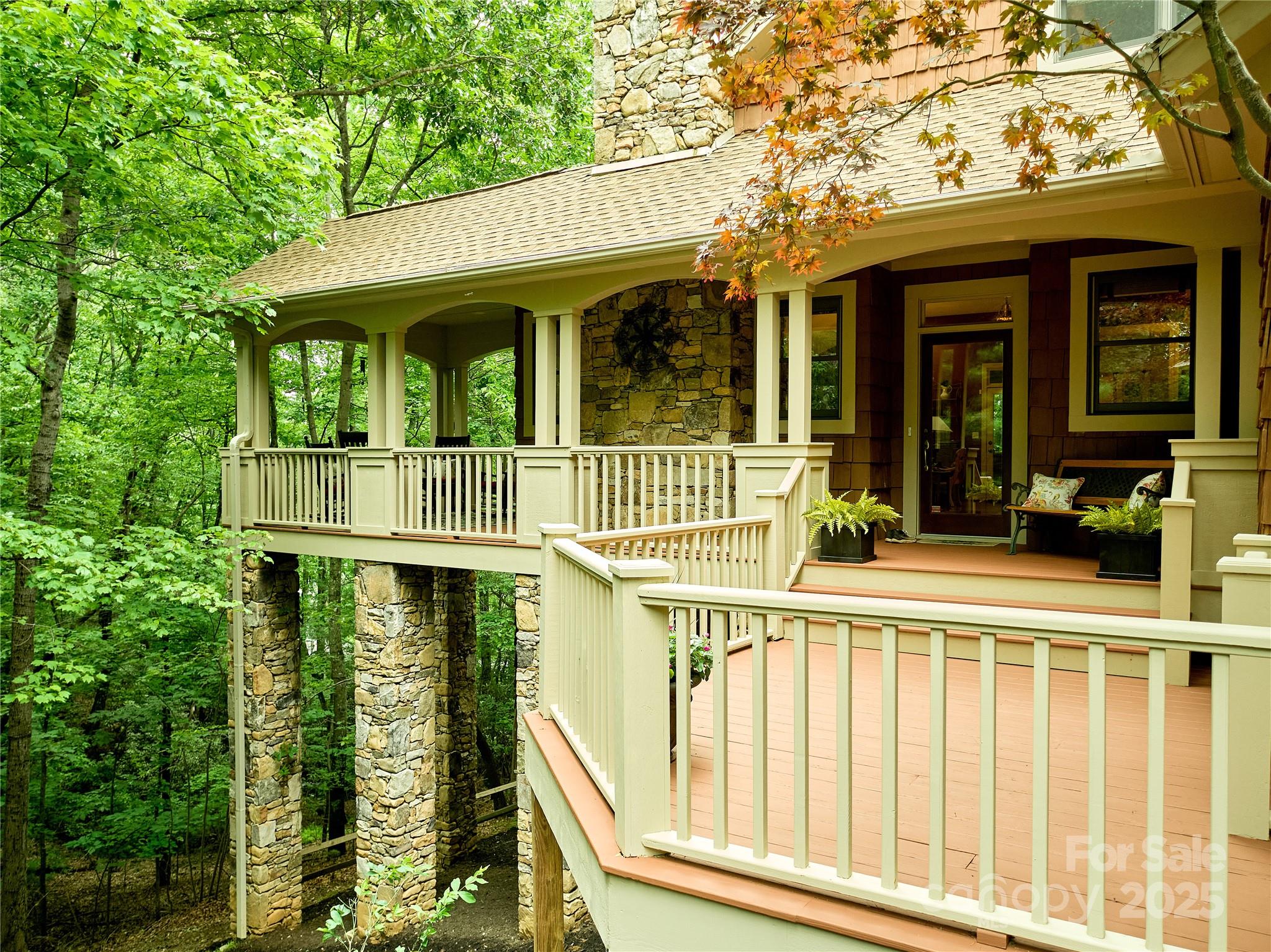 201 W Chimney Crossing Property Photo