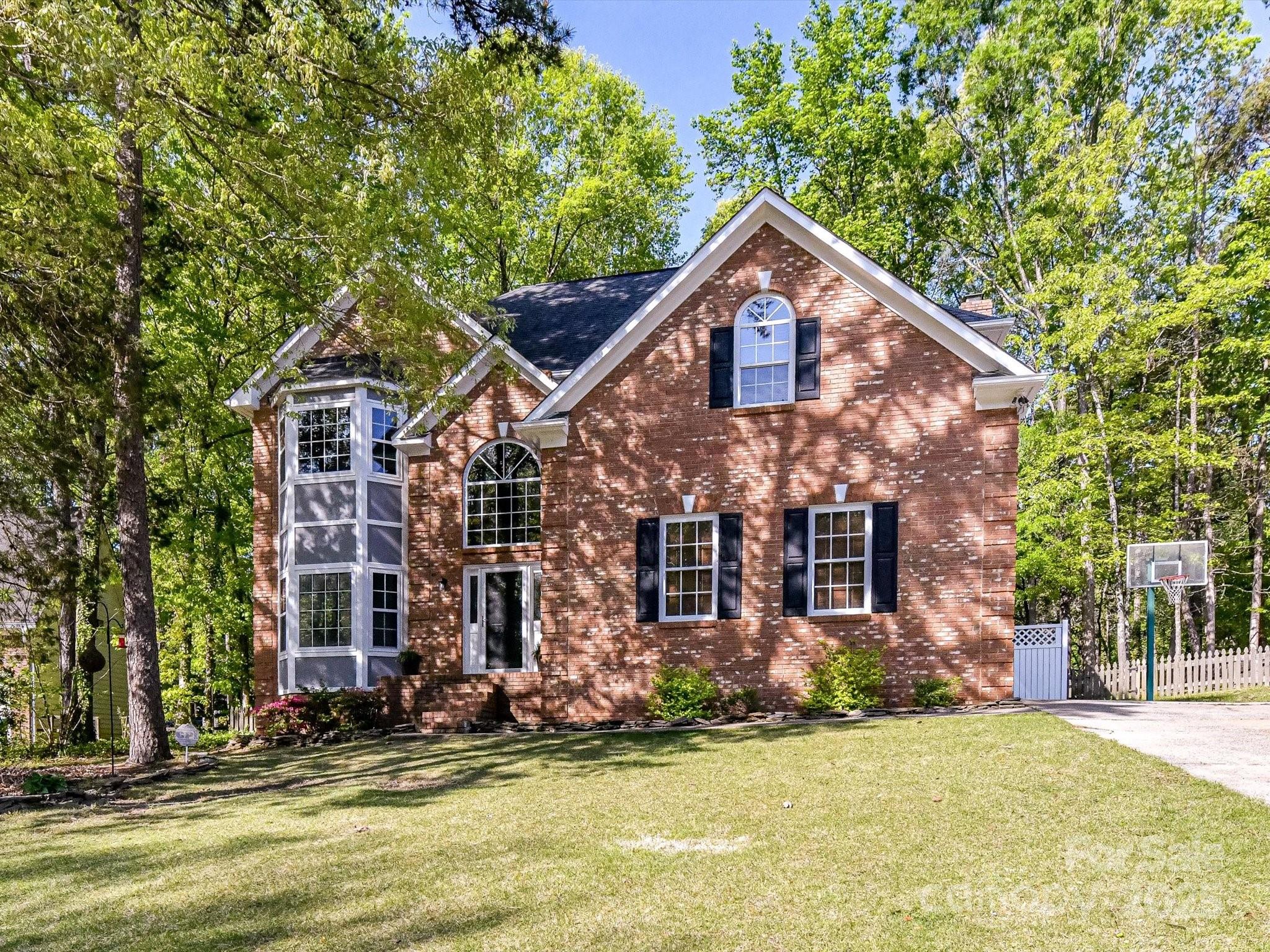 2805 Bathgate Lane Property Photo