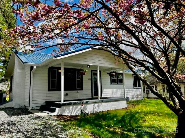 308 Hillview Boulevard Property Photo 1