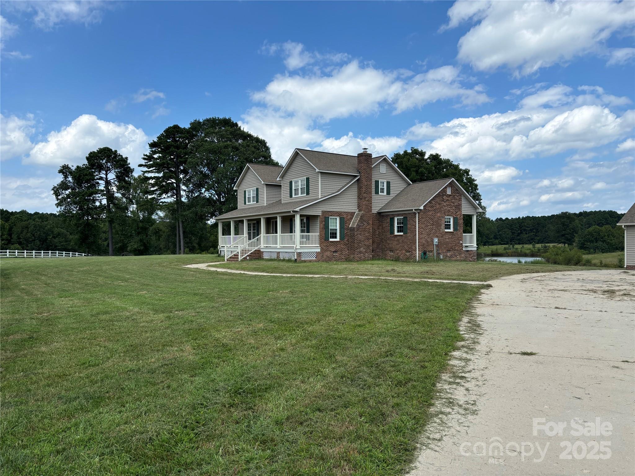 2417 Lynwood Drive Property Photo