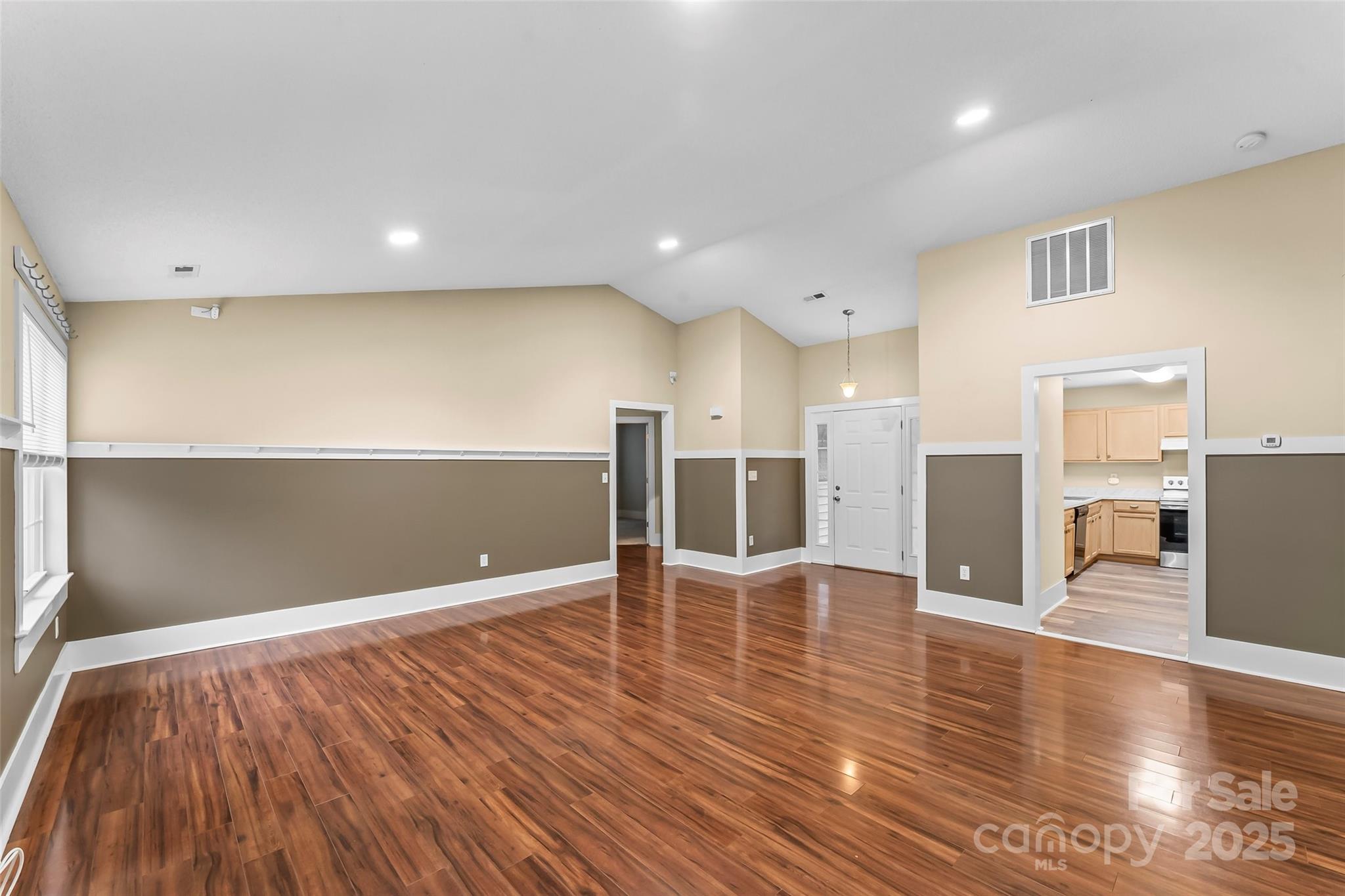 95 Wildwood Forest Lane Property Photo 5